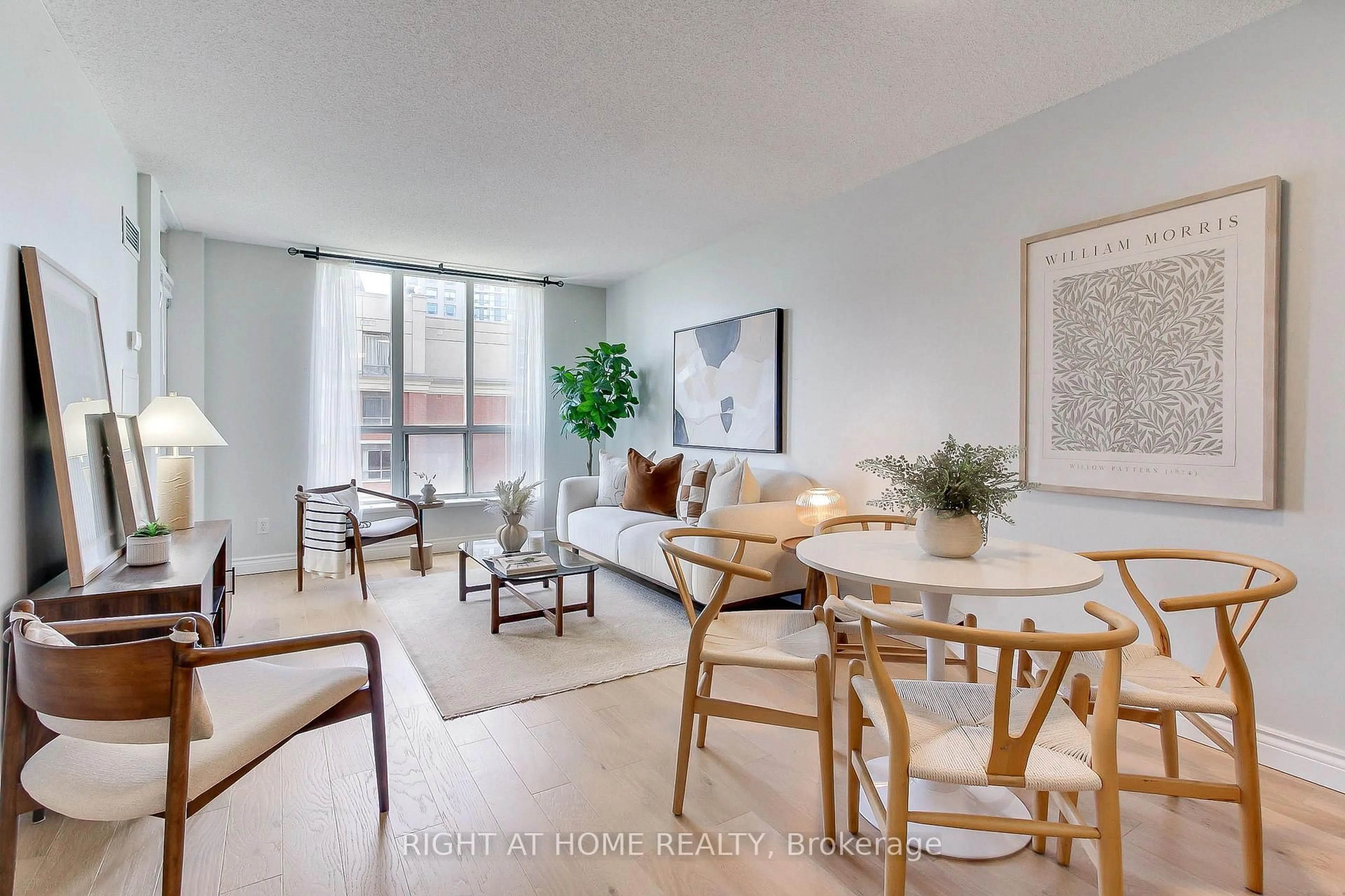 Living room with furniture, unknown for 55 Harrison Garden Blvd #907, Toronto Ontario M2N 7G3
