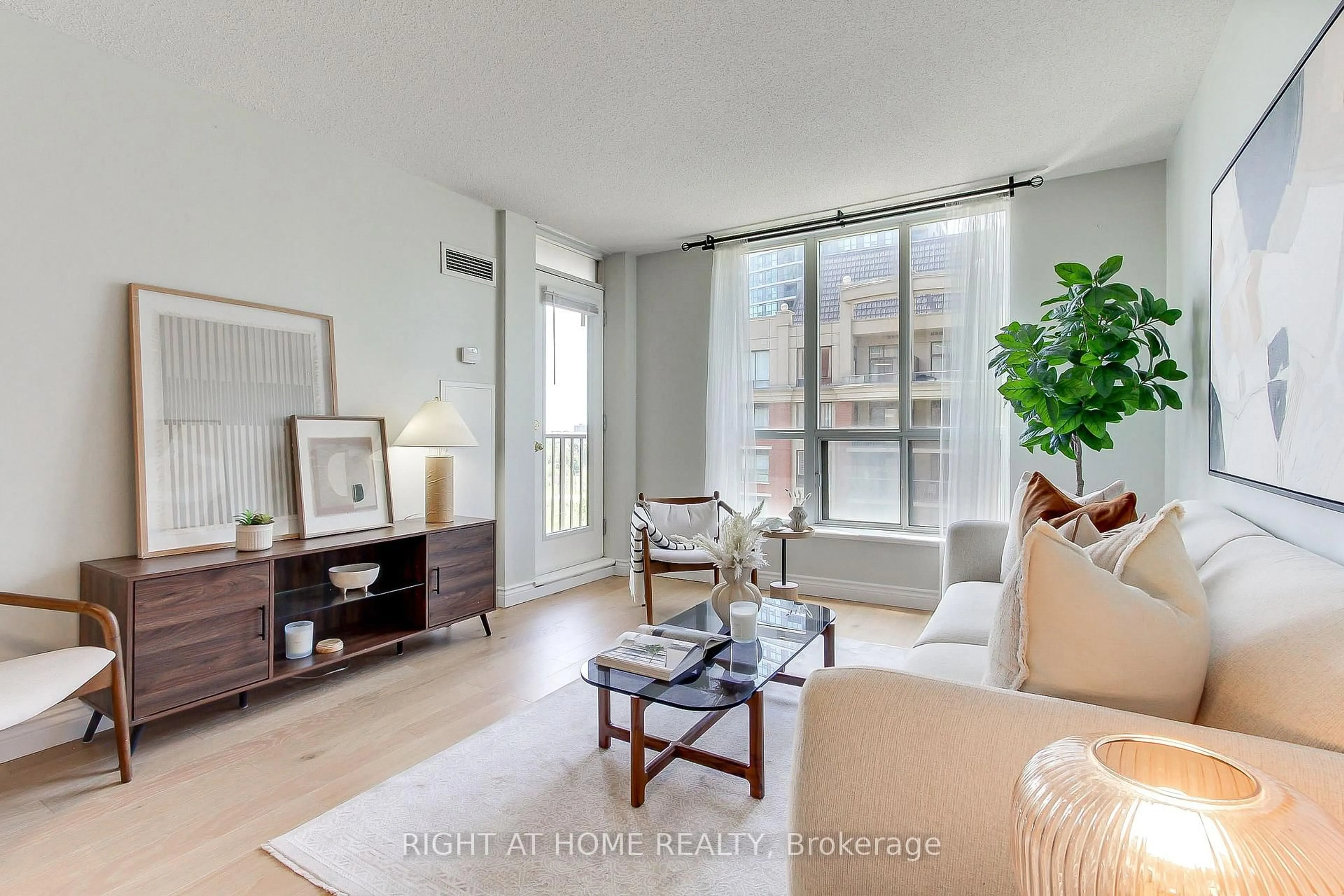Living room with furniture, unknown for 55 Harrison Garden Blvd #907, Toronto Ontario M2N 7G3