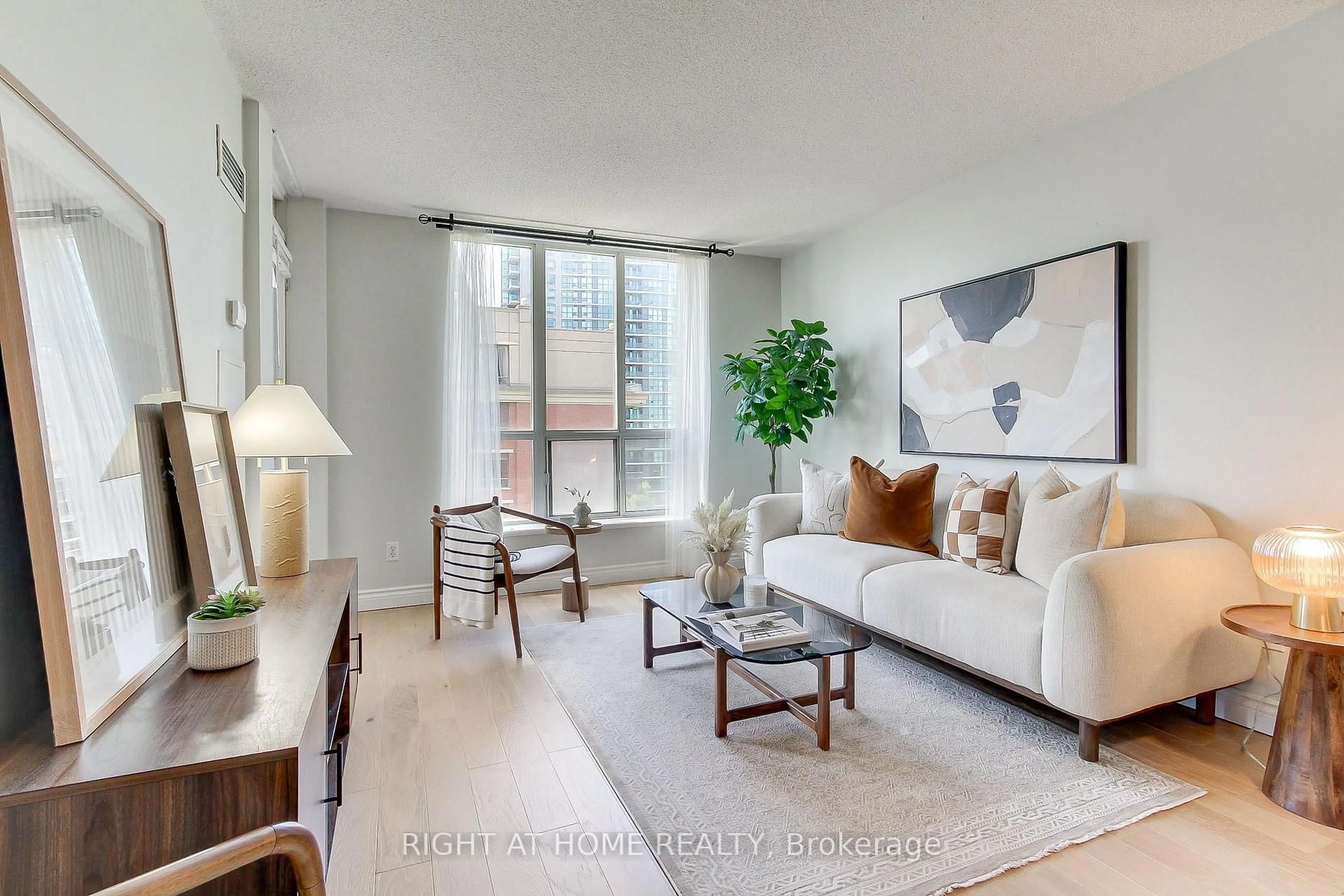 Living room with furniture, unknown for 55 Harrison Garden Blvd #907, Toronto Ontario M2N 7G3