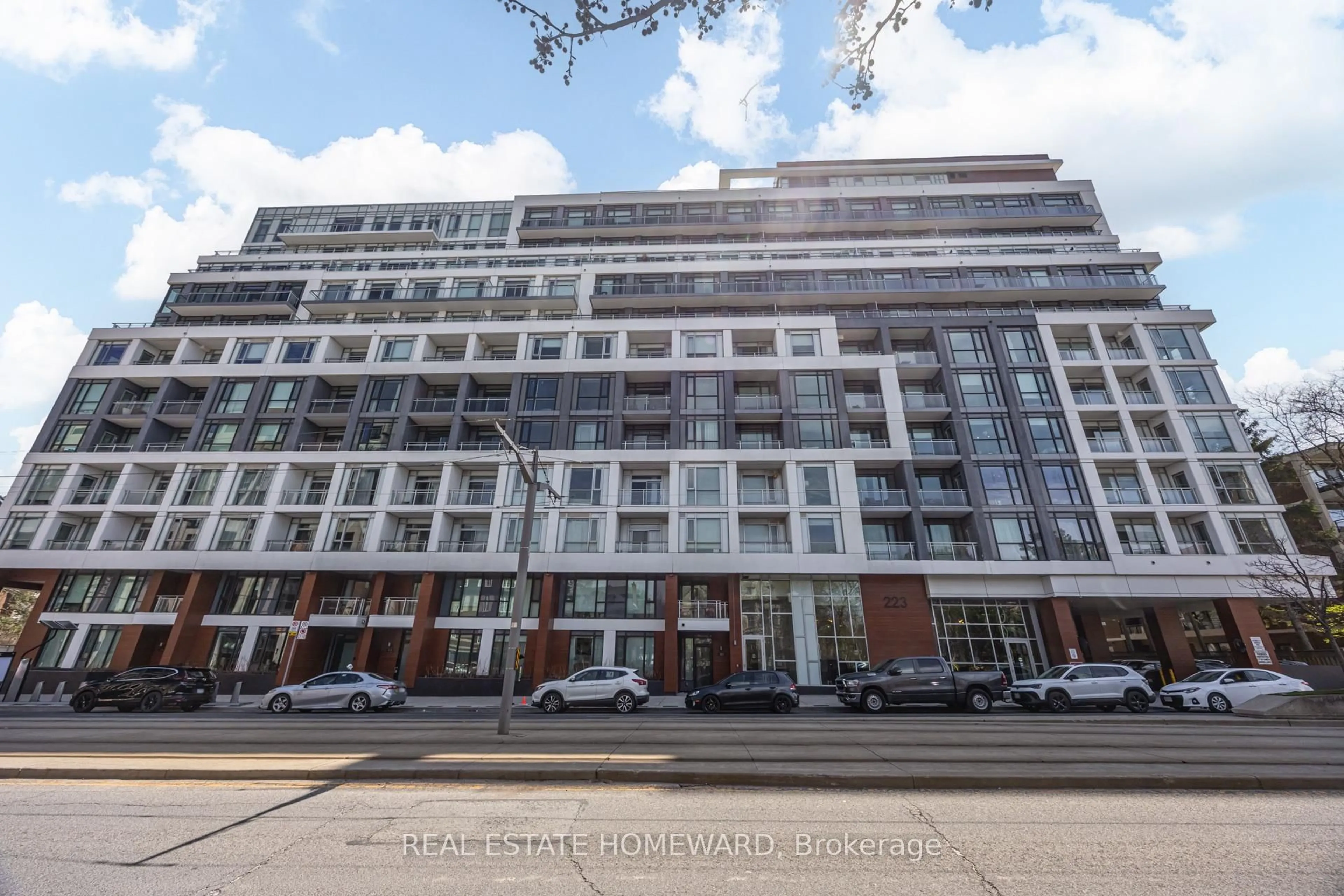 Unknown for 223 St Clair Ave #309, Toronto Ontario M4V 1R3