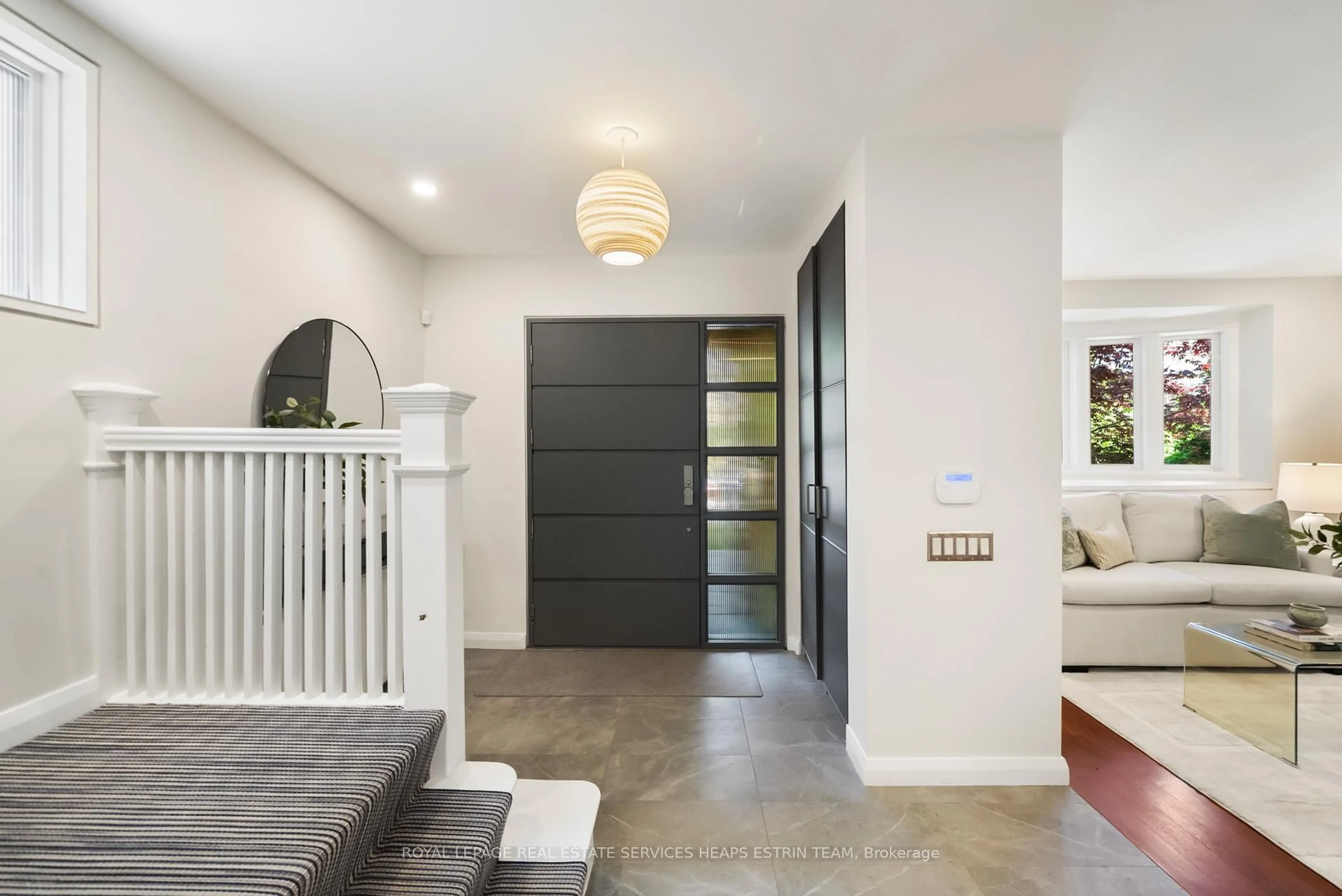 Indoor entryway for 16 Inglewood Dr, Toronto Ontario M4T 1G8