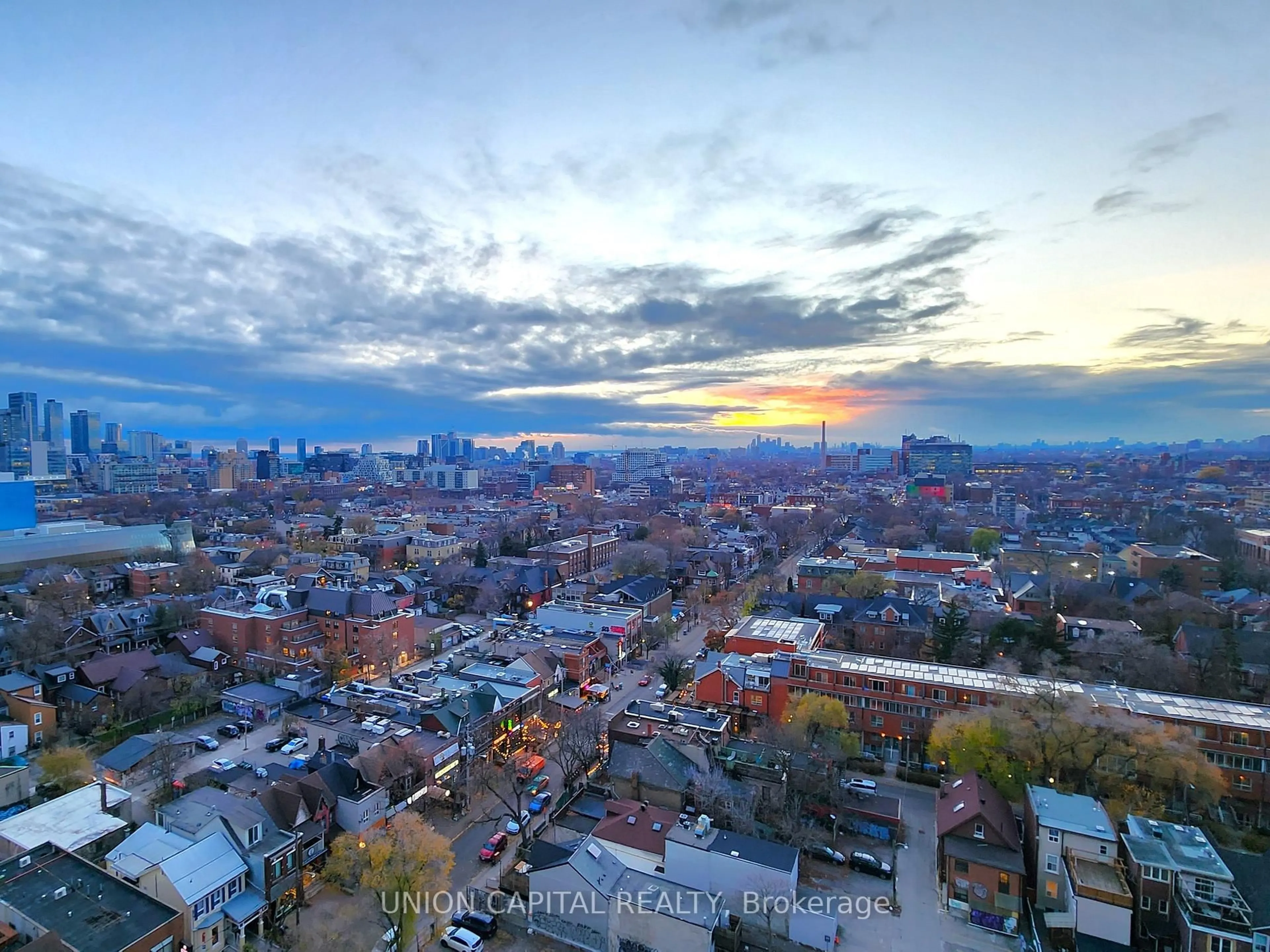 A pic from outside/outdoor area/front of a property/back of a property/a pic from drone, city buildings view from balcony for 195 McCaul St #1601, Toronto Ontario M5T 1W6