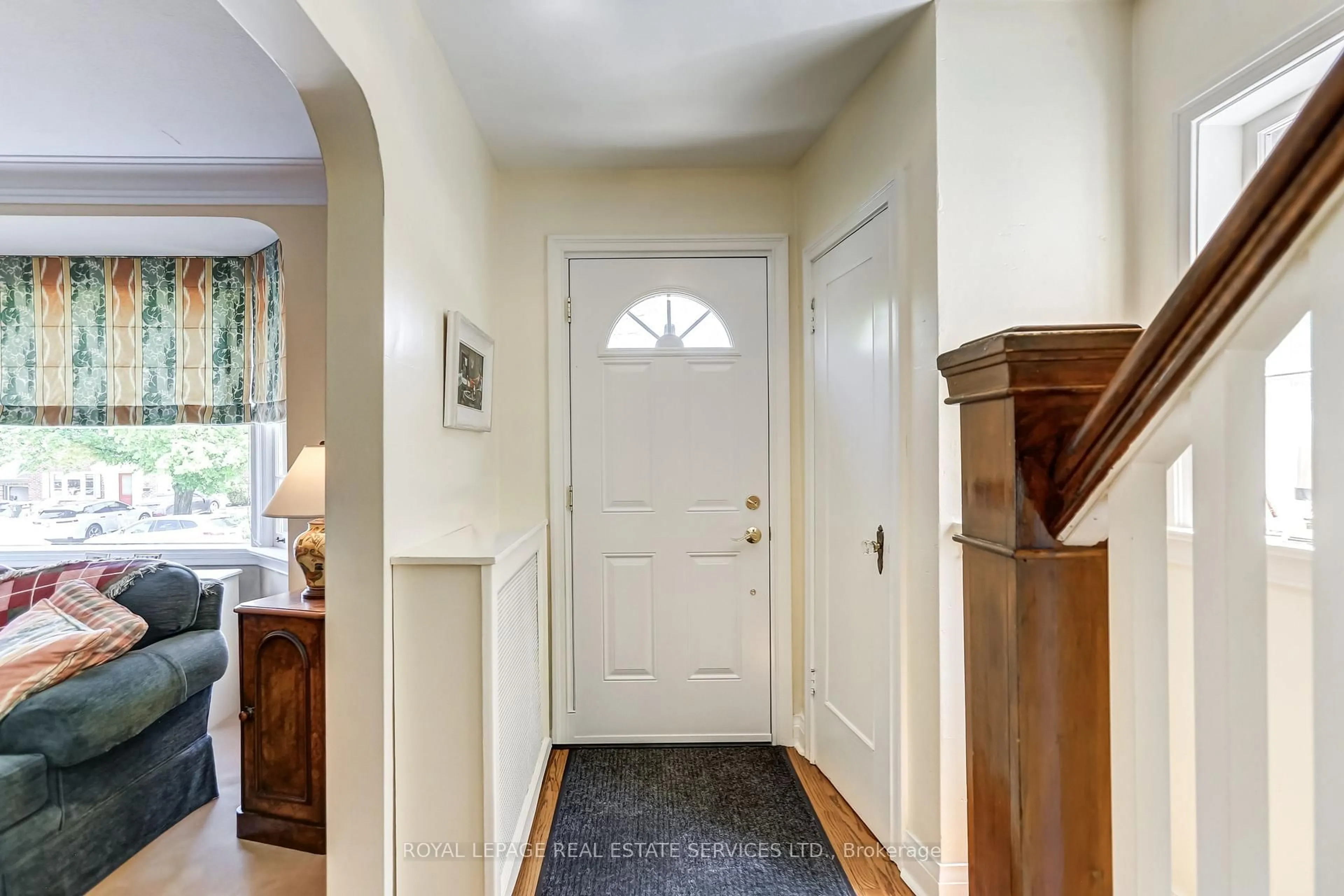 Indoor entryway for 24 Tanager Ave, Toronto Ontario M4G 3R1