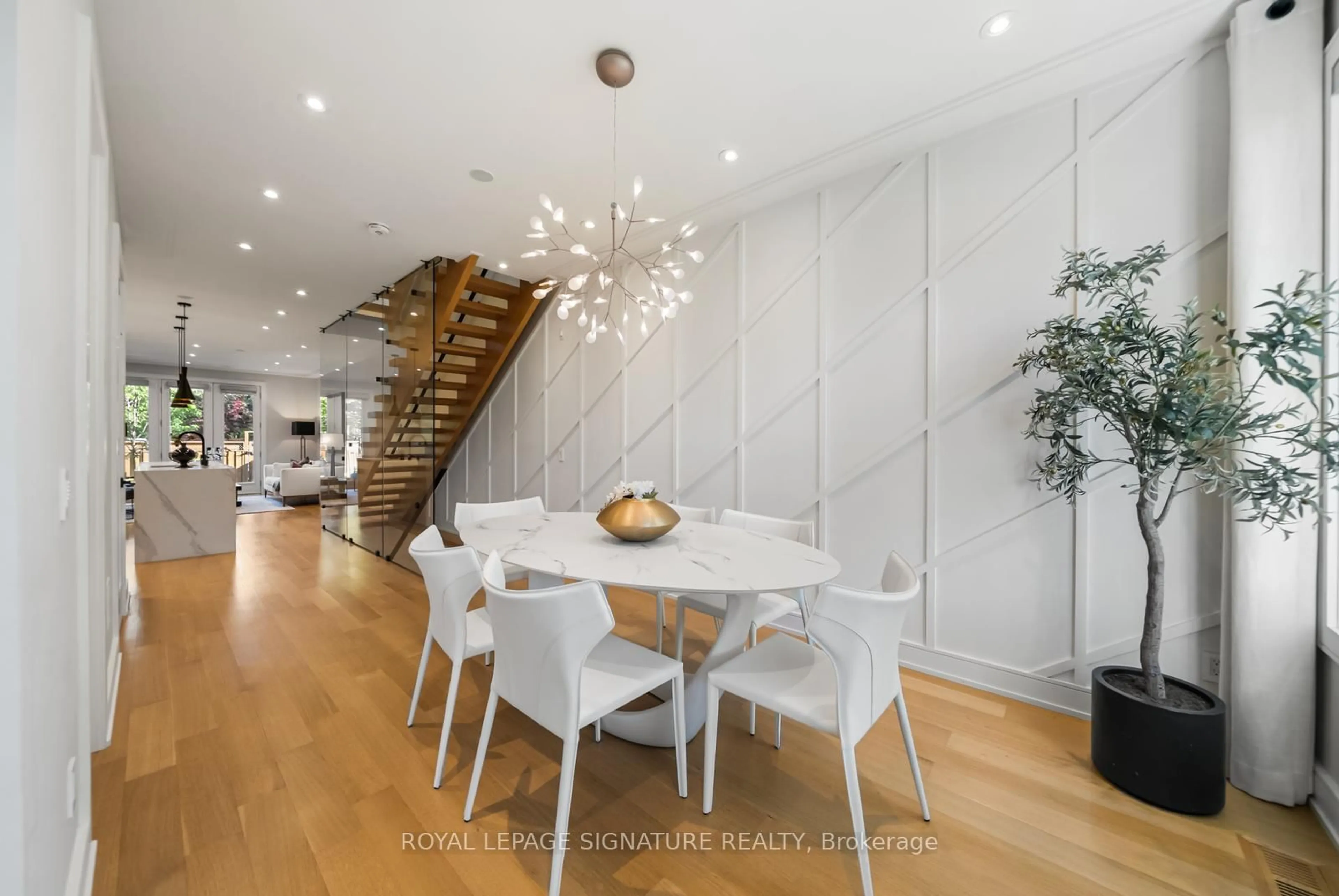 Dining room, unknown for 588 Woburn Ave, Toronto Ontario M5M 1L9