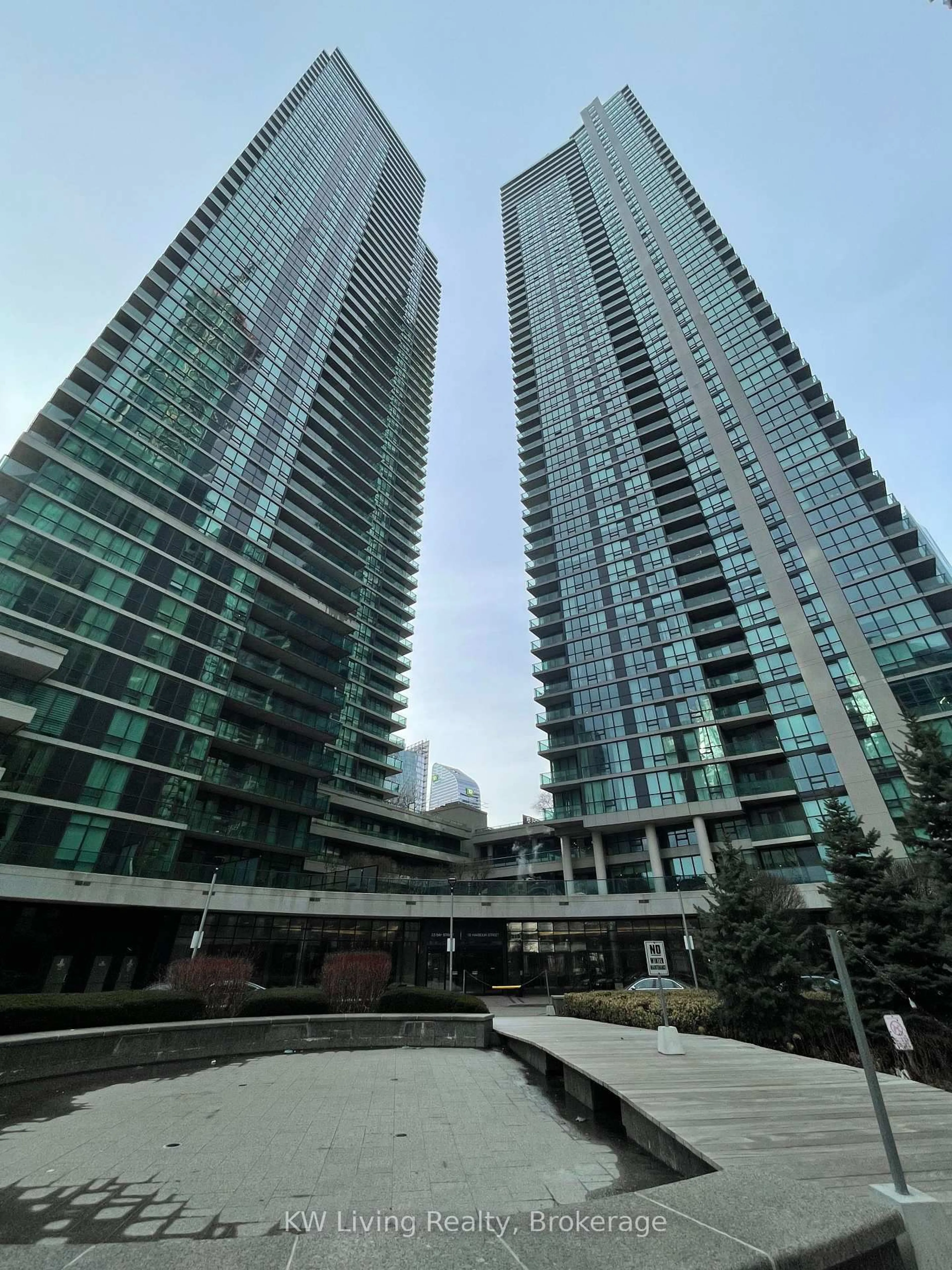 Unknown for 33 Bay St #705, Toronto Ontario M5J 2Z3