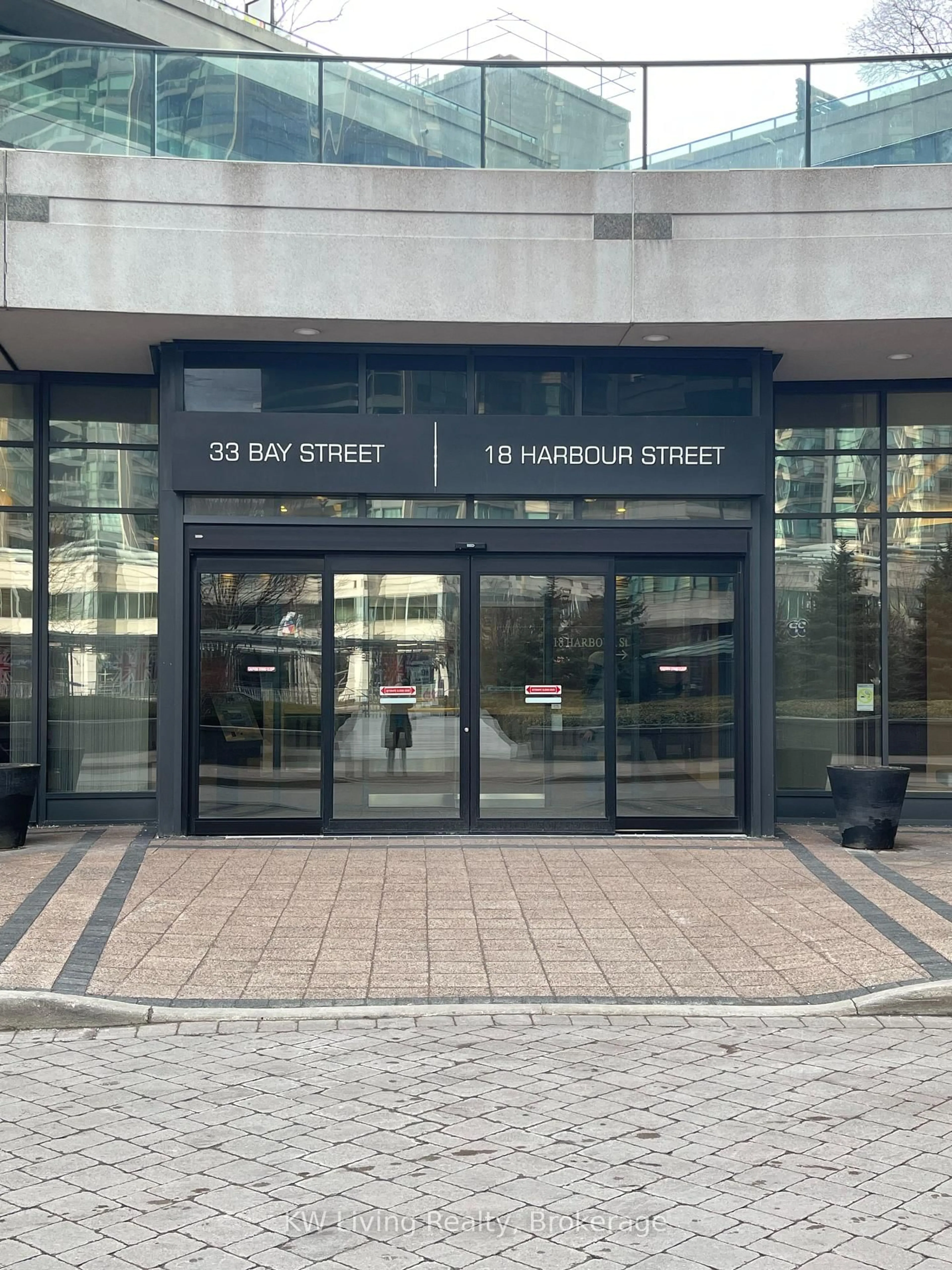 Indoor foyer for 33 Bay St #705, Toronto Ontario M5J 2Z3