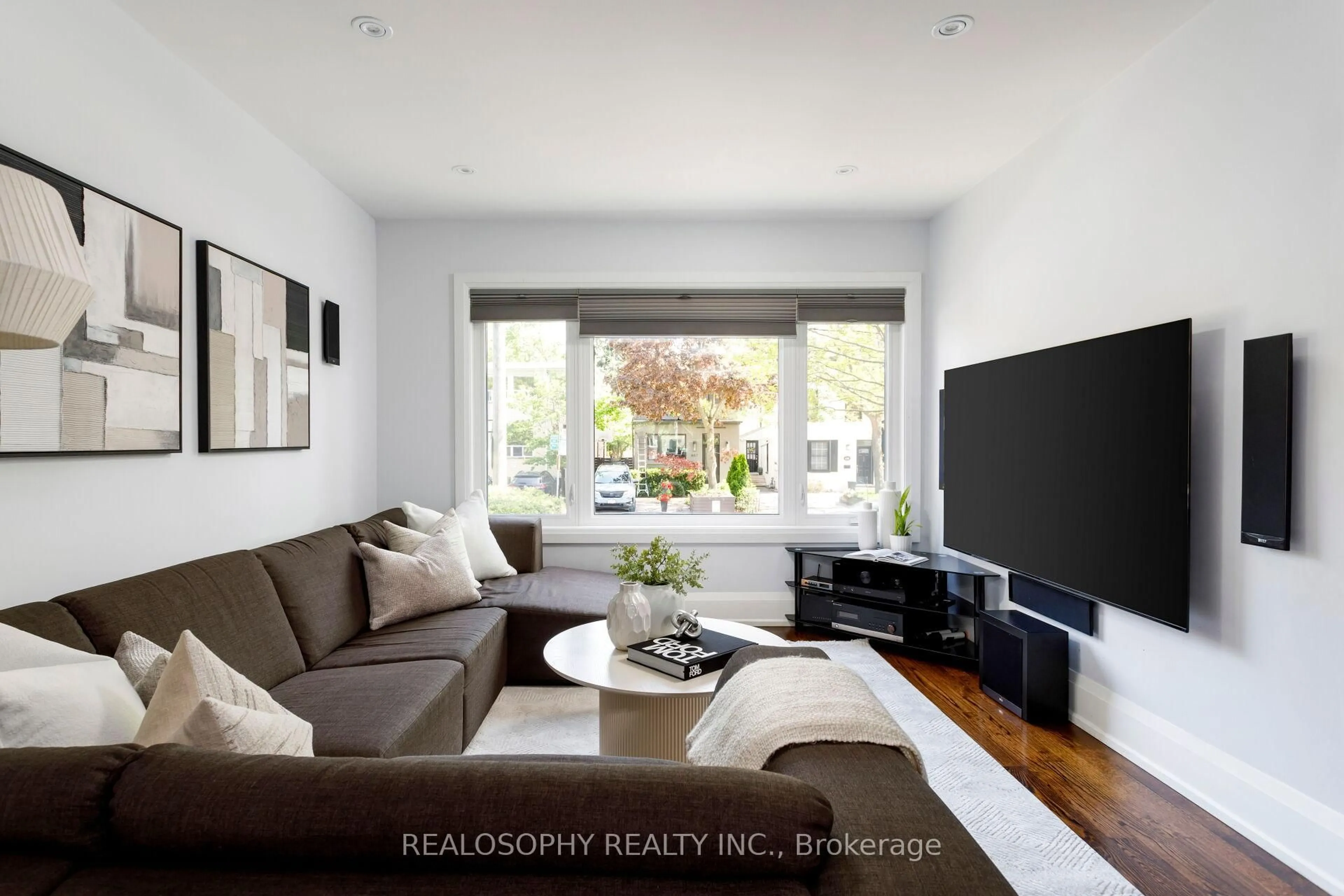 Living room with furniture, wood/laminate floor for 432 Merton St, Toronto Ontario M4S 1B3