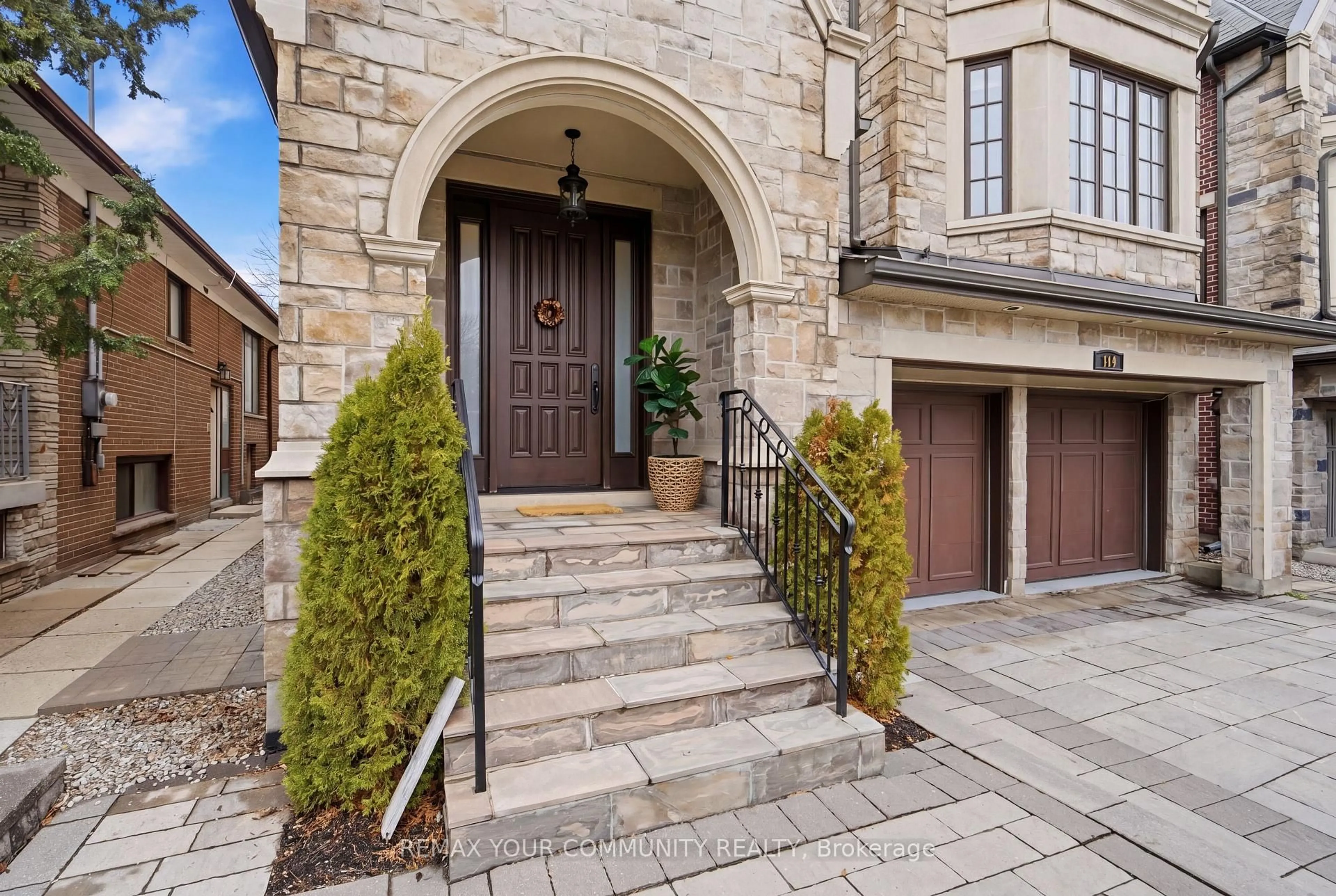 Unknown for 116 Frontenac Ave, Toronto Ontario M5N 1Z8
