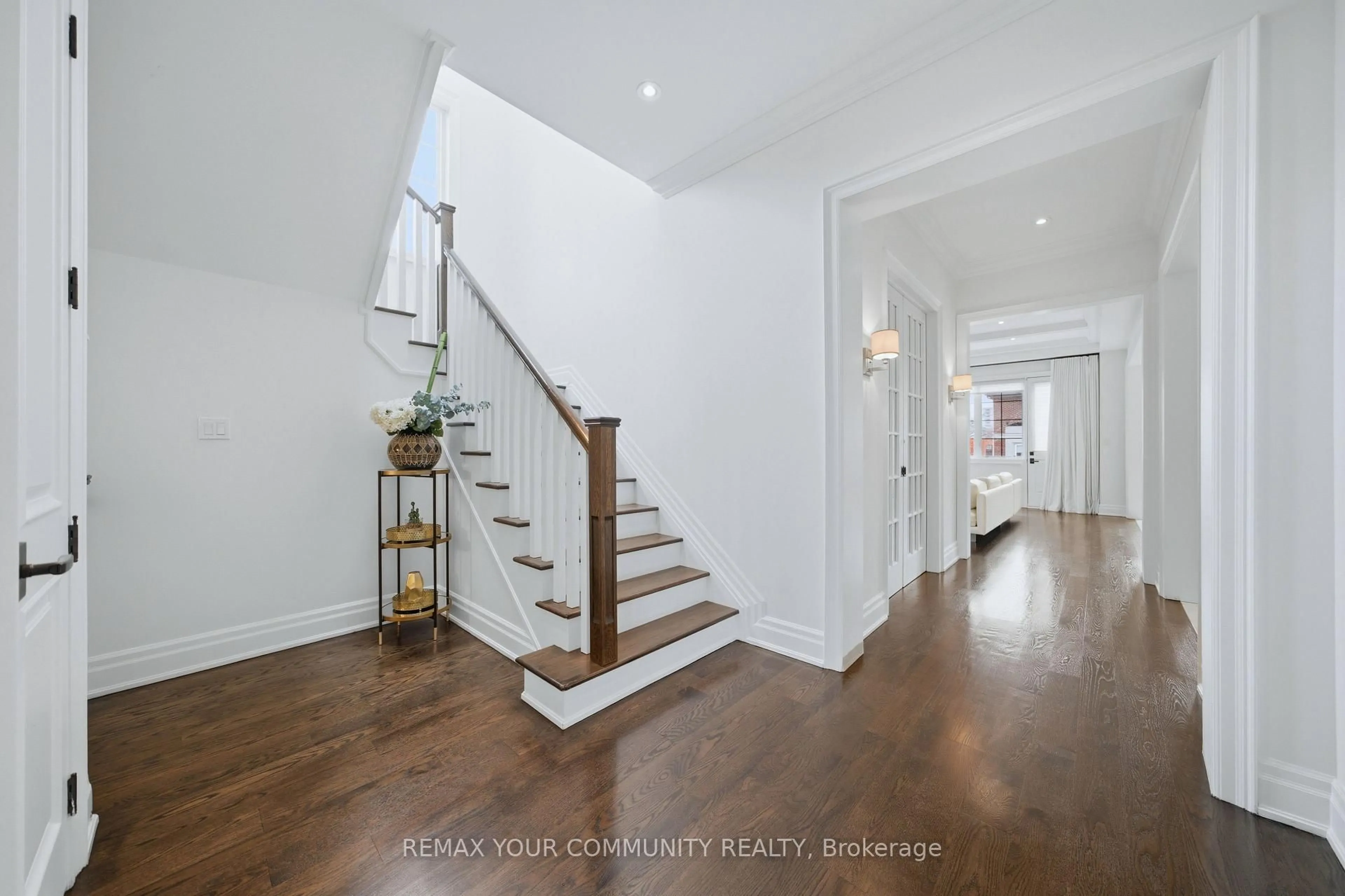Unknown for 116 Frontenac Ave, Toronto Ontario M5N 1Z8
