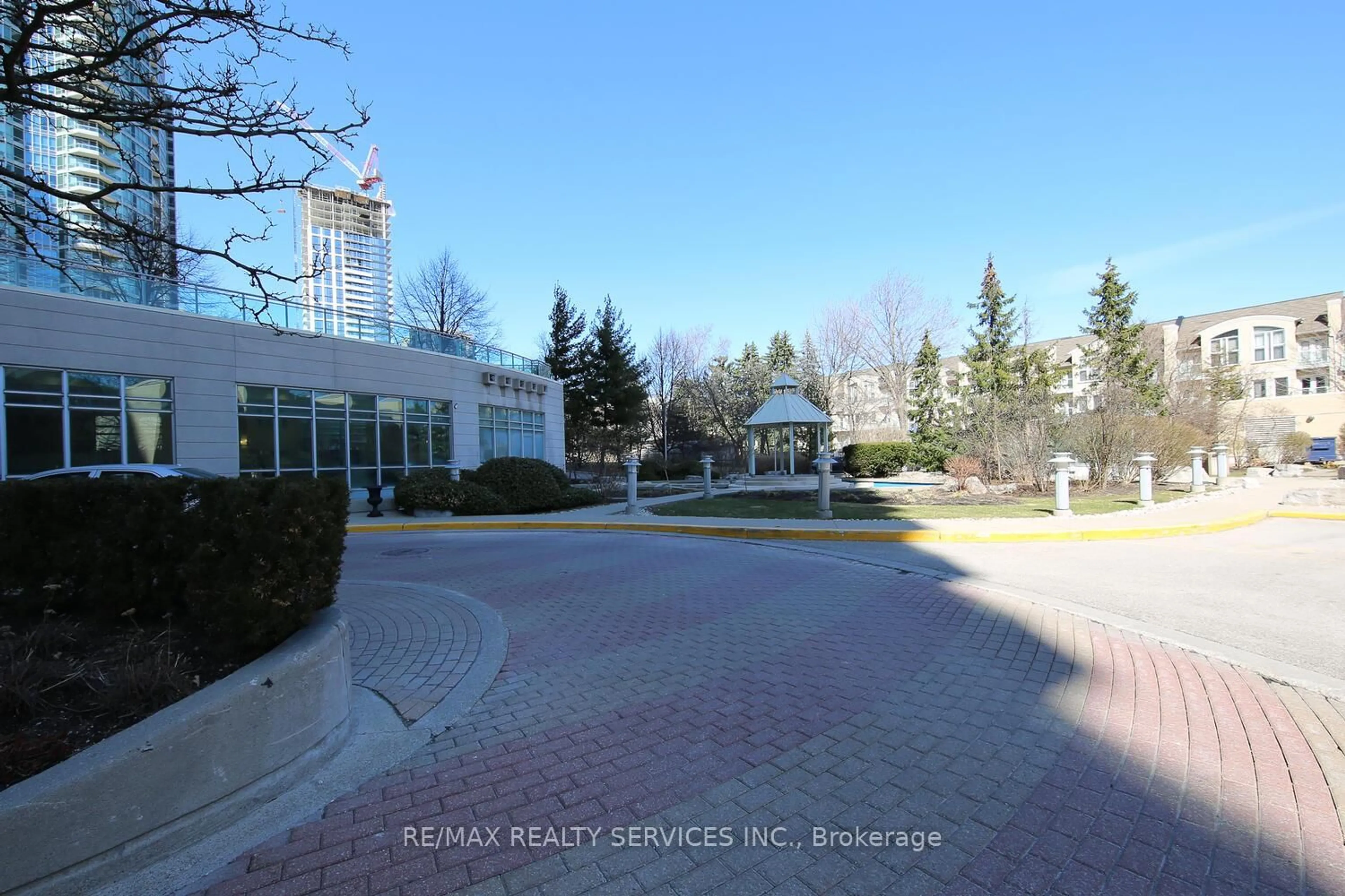 Indoor foyer for 60 Byng Ave #1215, Toronto Ontario M2N 7K3