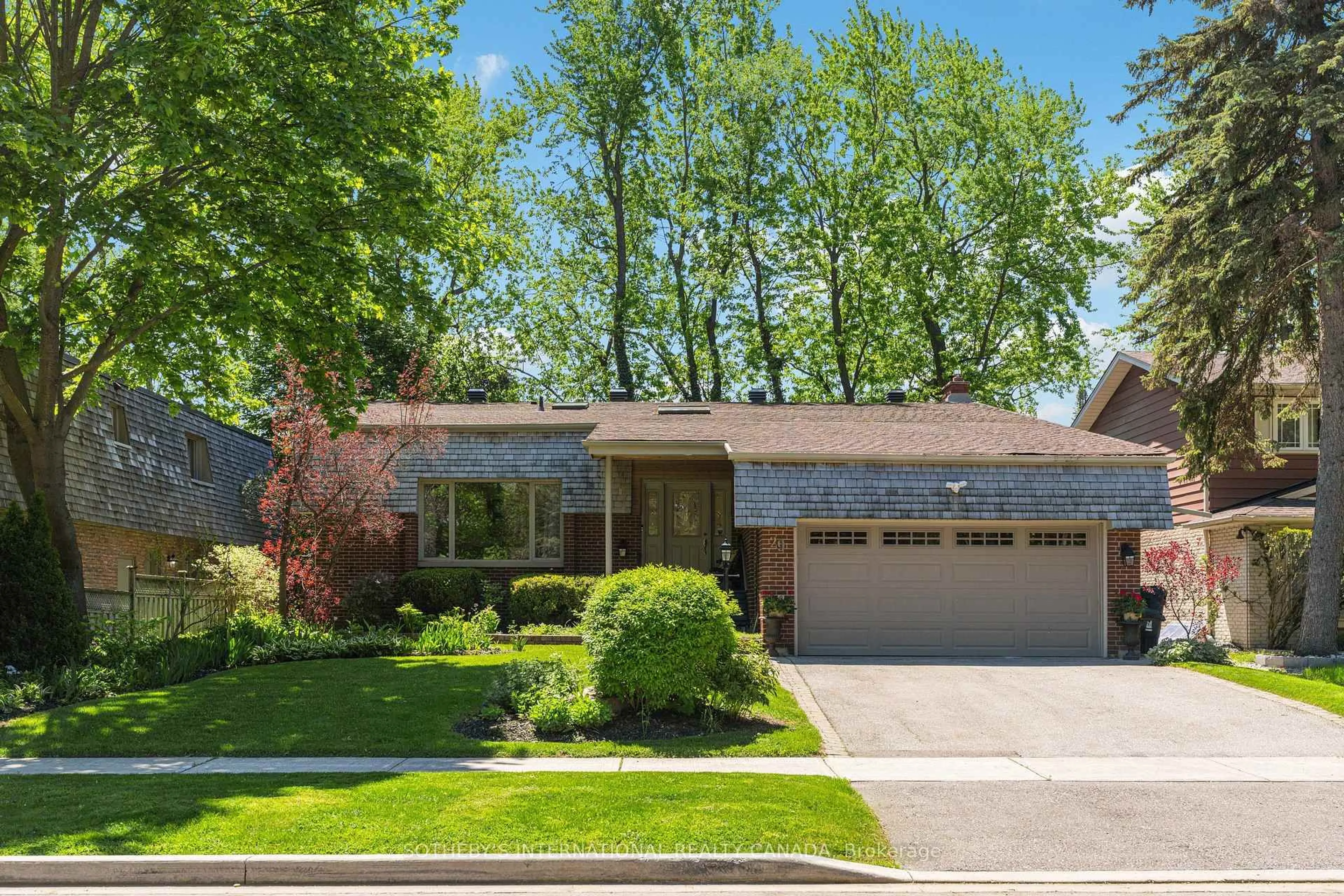 Home with brick exterior material, street for 29 Leacock Cres, Toronto Ontario M3B 1N8