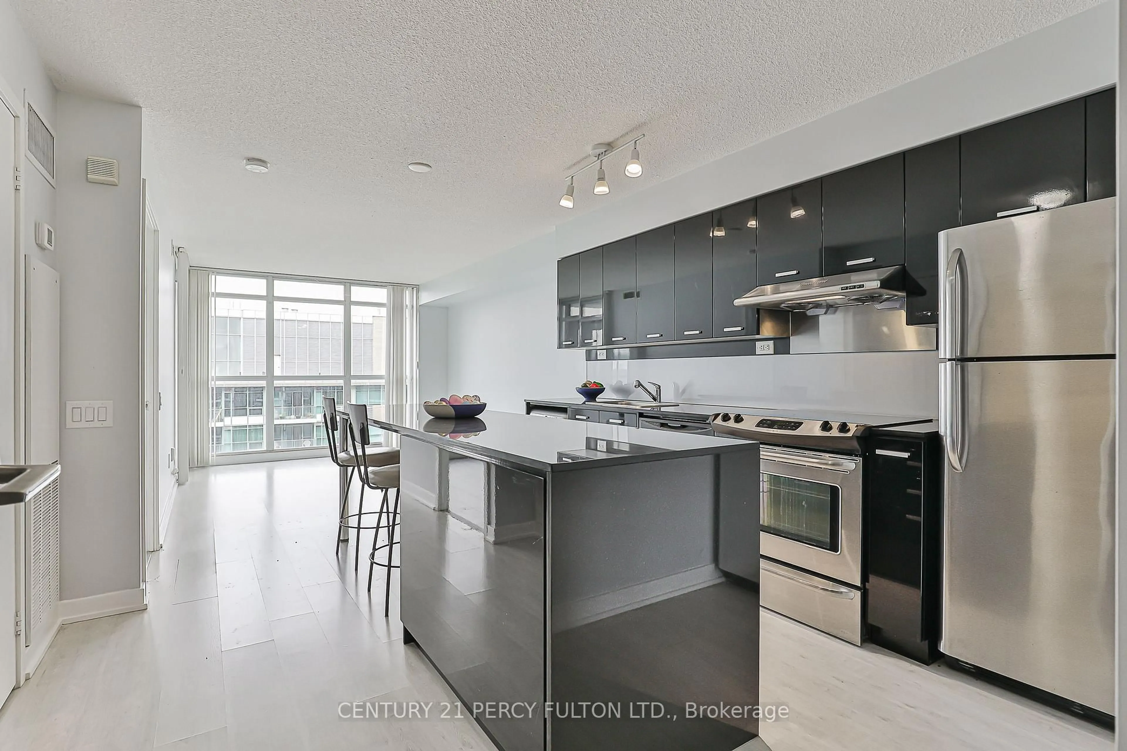 Open concept kitchen, unknown for 19 Singer Crt #1612, Toronto Ontario M2K 0B2