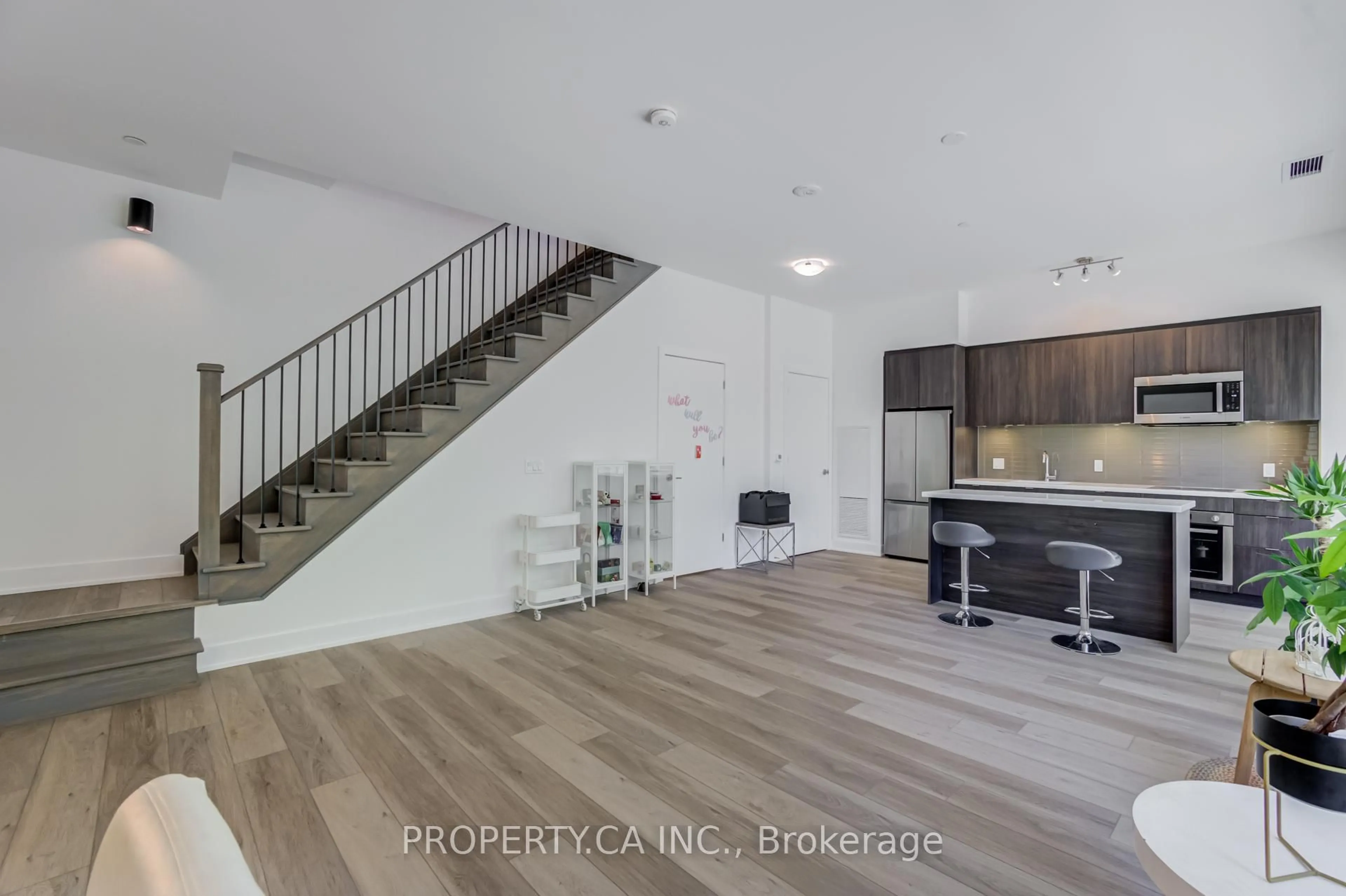 Open concept kitchen, unknown for 2 Teagarden Crt #102, Toronto Ontario M2N 0L6