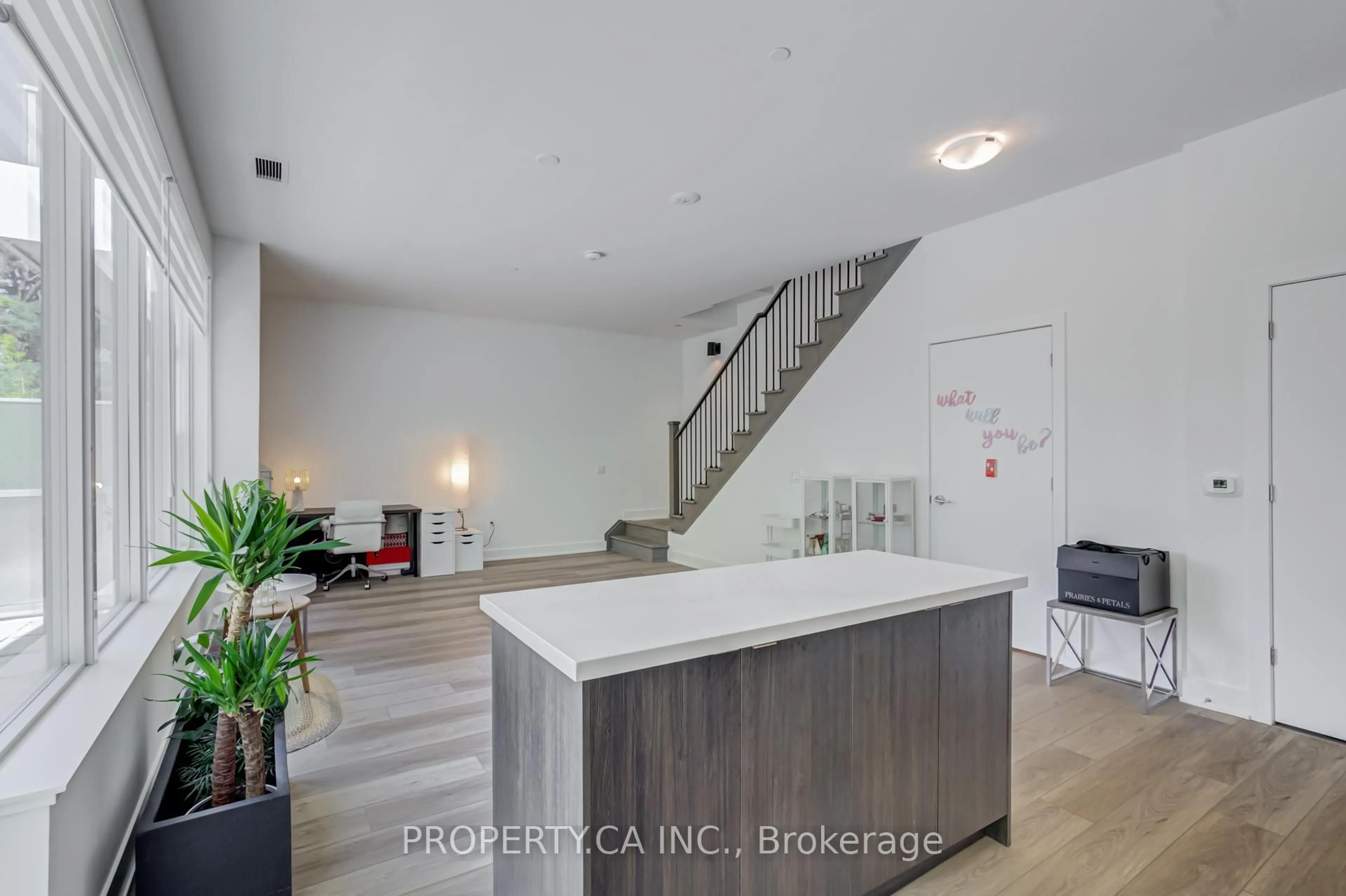 Open concept kitchen, unknown for 2 Teagarden Crt #102, Toronto Ontario M2N 0L6
