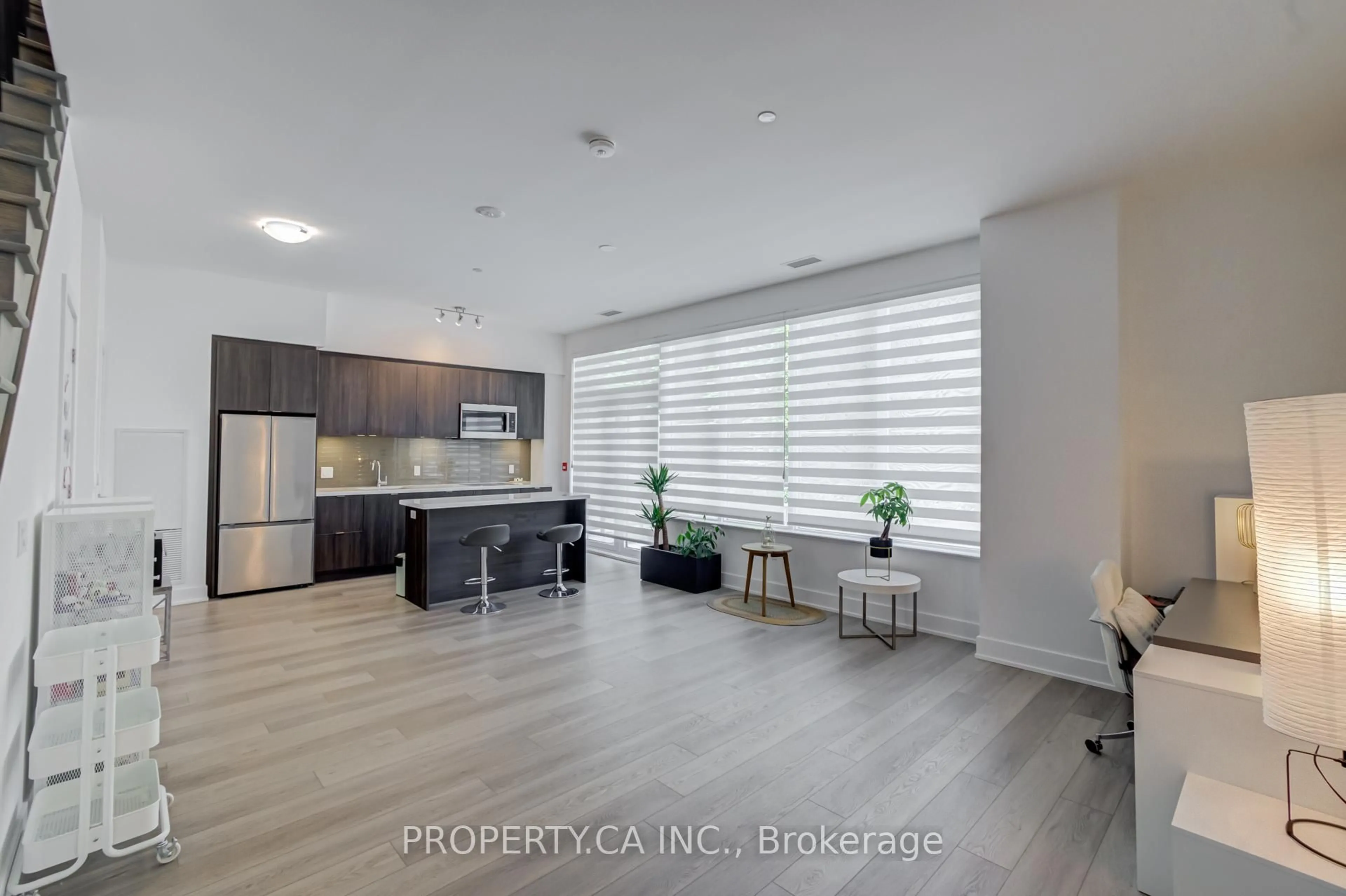 Open concept kitchen, ceramic/tile floor for 2 Teagarden Crt #102, Toronto Ontario M2N 0L6