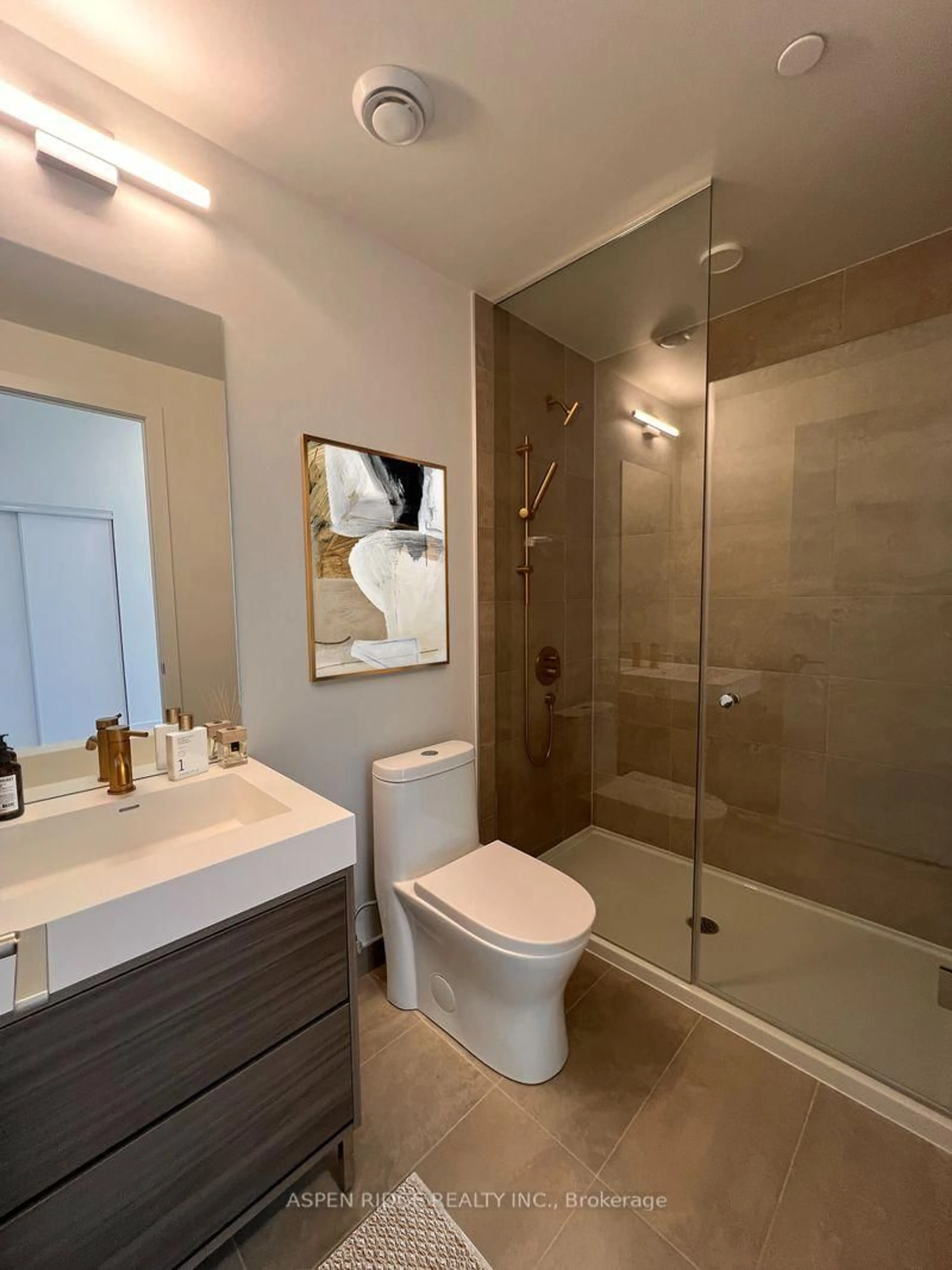 Contemporary bathroom, ceramic/tile floor for 9 Tecumseth St #PH03, Toronto Ontario M5V 0S5