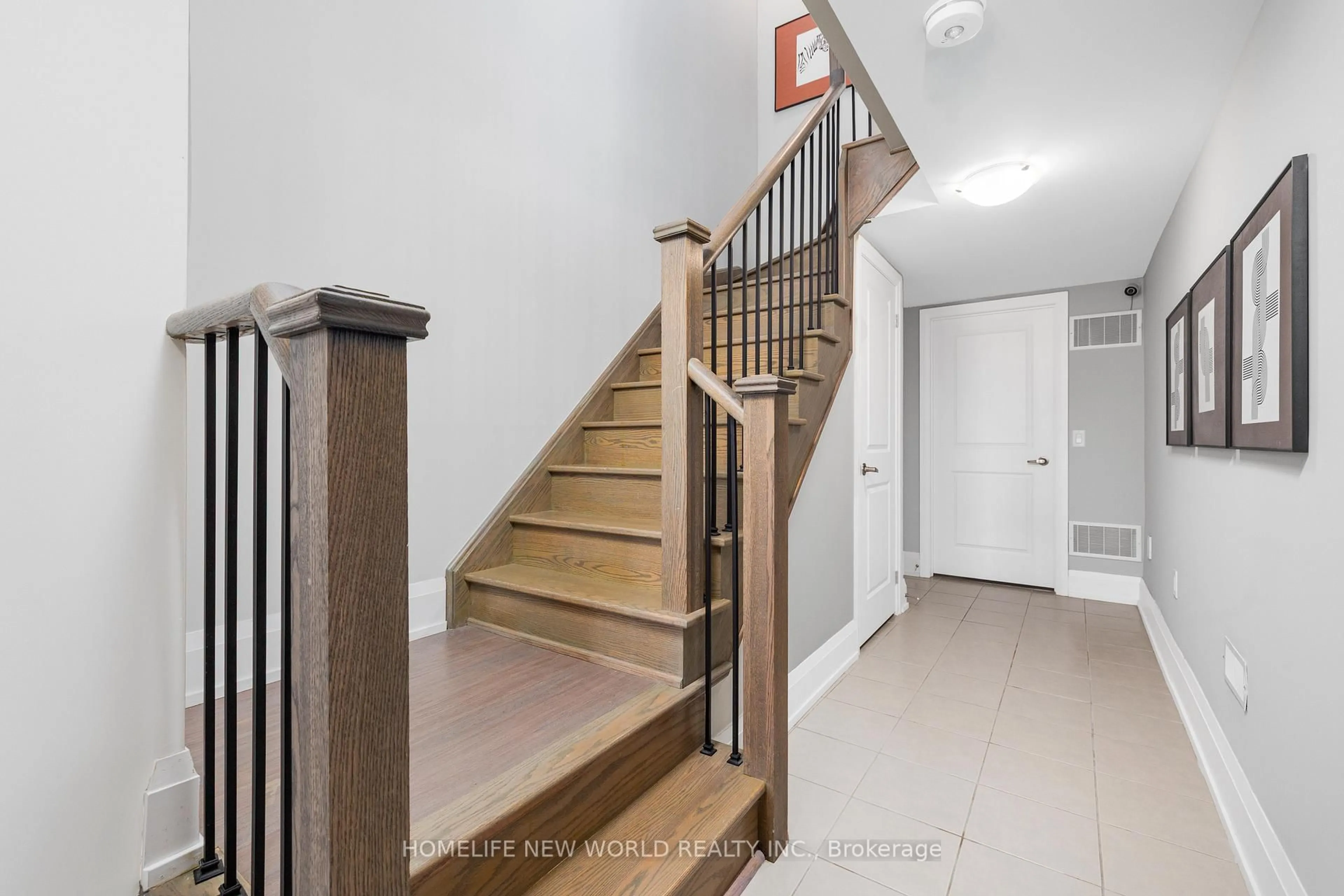 Stairs for 57 Kenneth Wood Cres, Toronto Ontario M2N 0K3