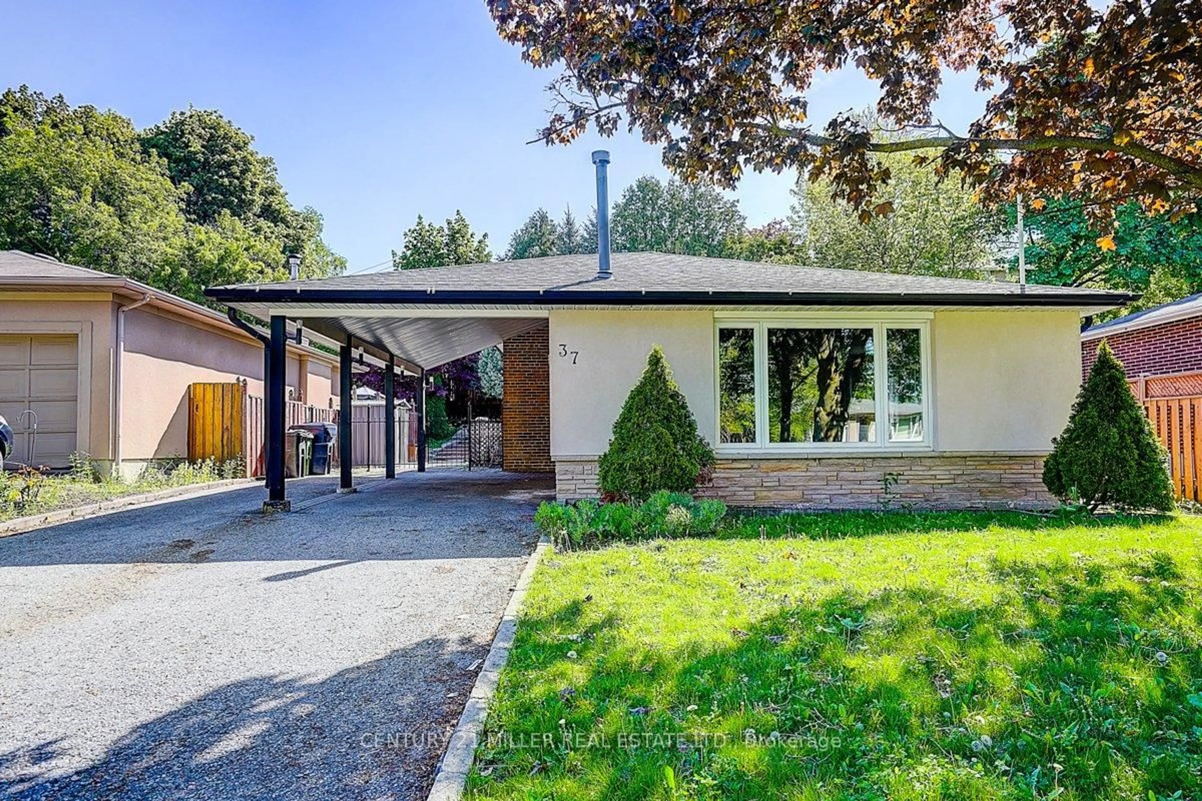 Home with brick exterior material, street for 37 DALLINGTON Dr, Toronto Ontario M2J 2G4