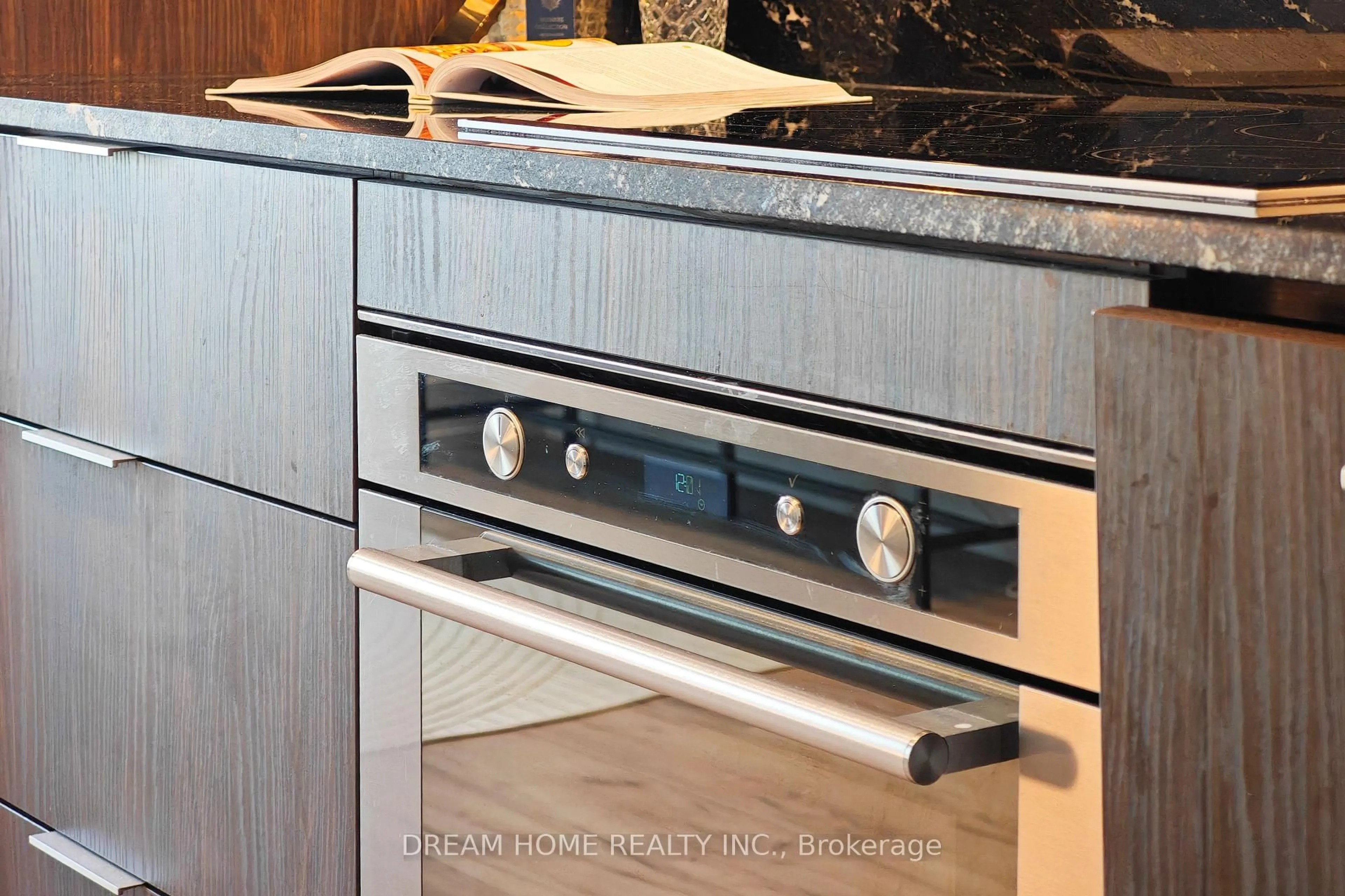 Contemporary kitchen, unknown for 25 Adra Grado Way #802, Toronto Ontario M2J 0H6