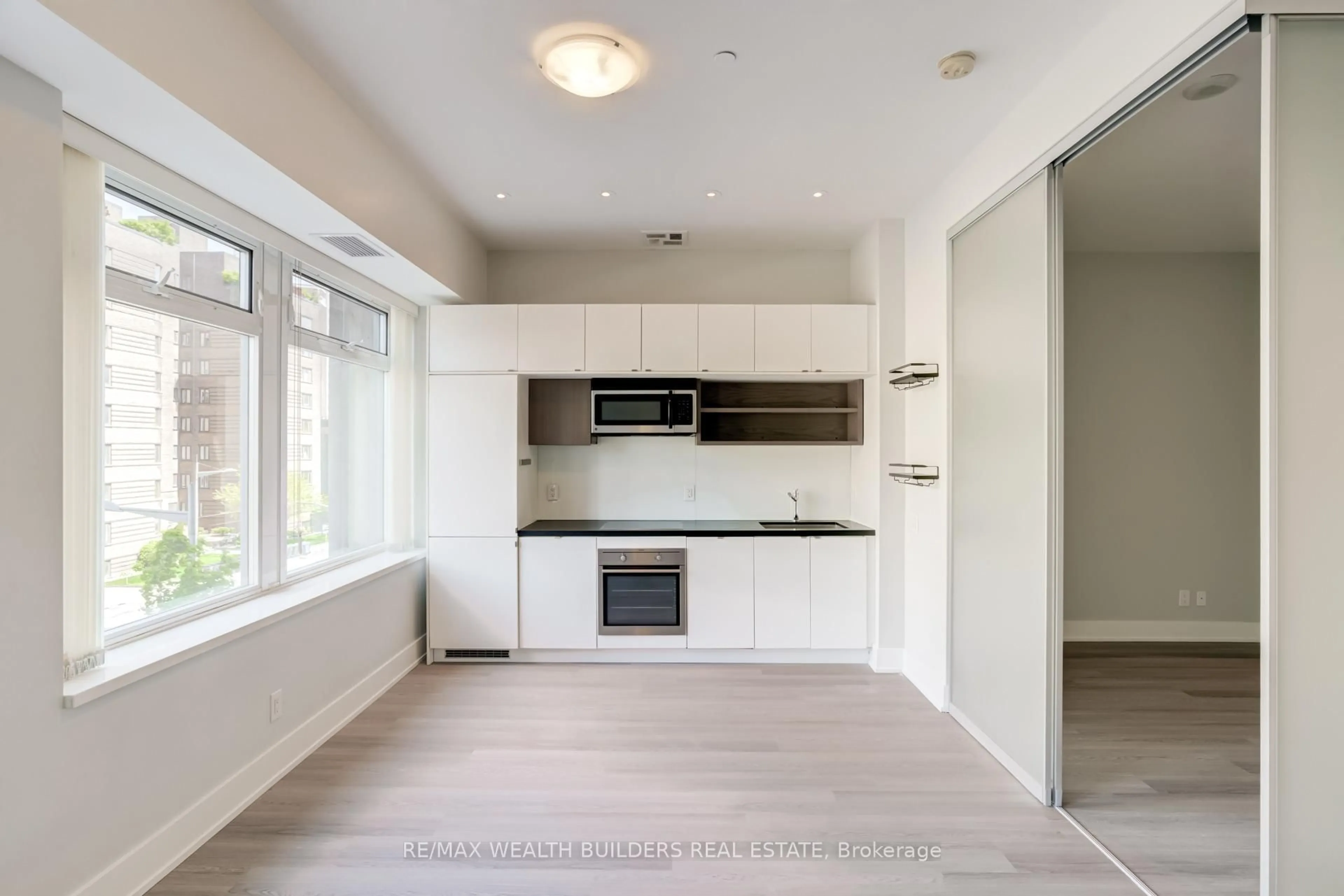 Standard kitchen, unknown for 111 St Clair Ave #328, Toronto Ontario M4V 1N5