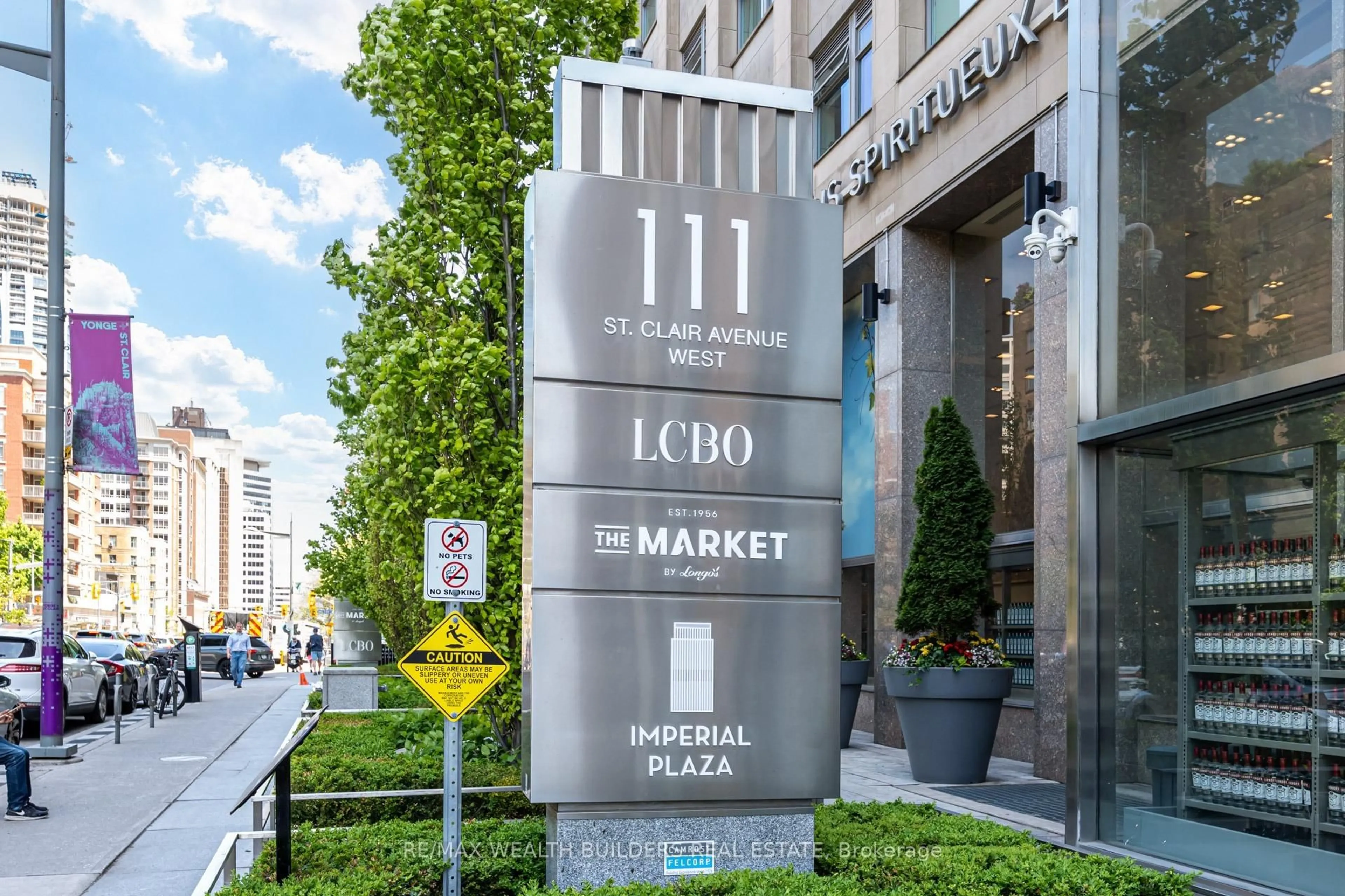 Lobby for 111 St Clair Ave #328, Toronto Ontario M4V 1N5