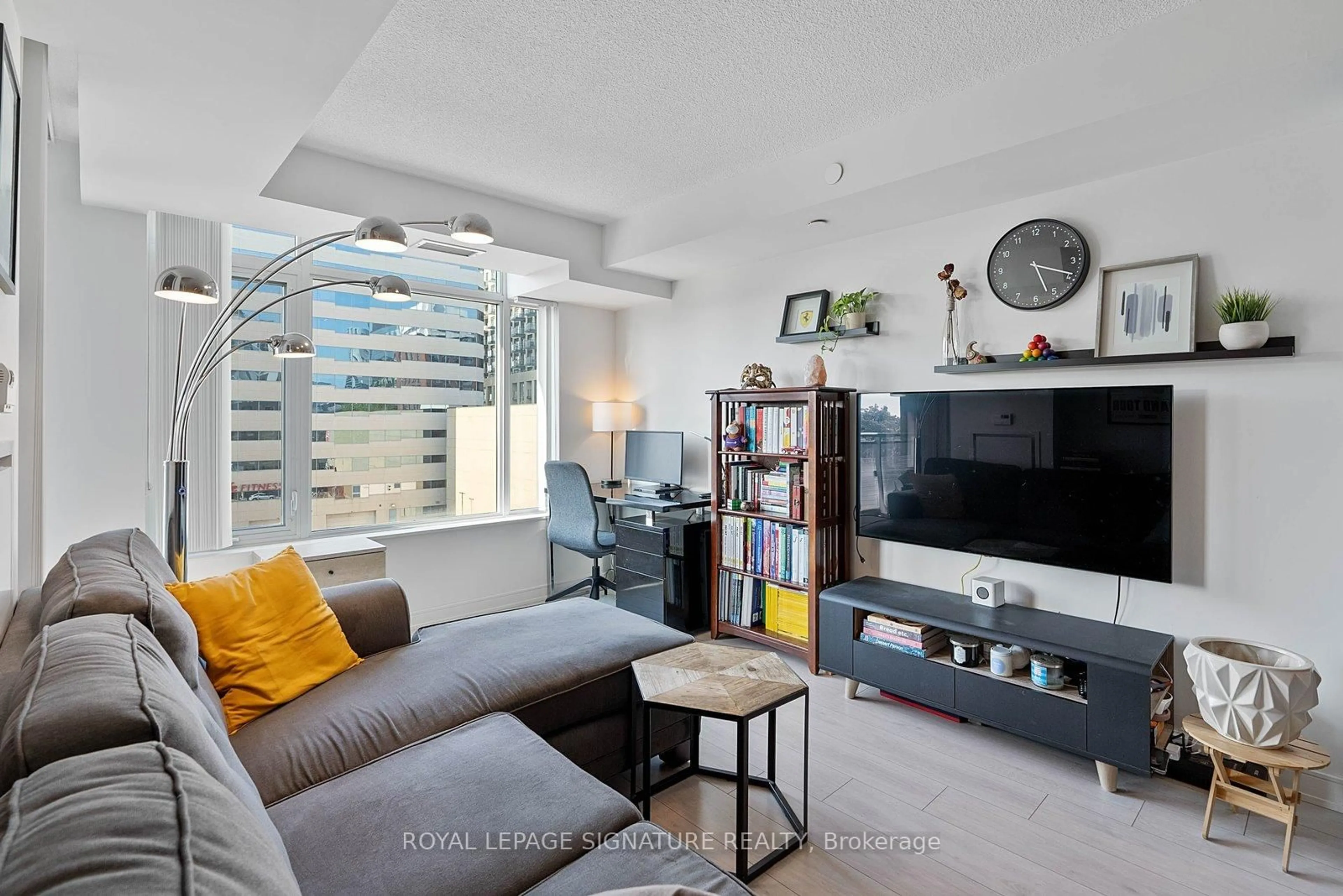 Living room with furniture, unknown for 525 Adelaide St #710, Toronto Ontario M5V 1T6
