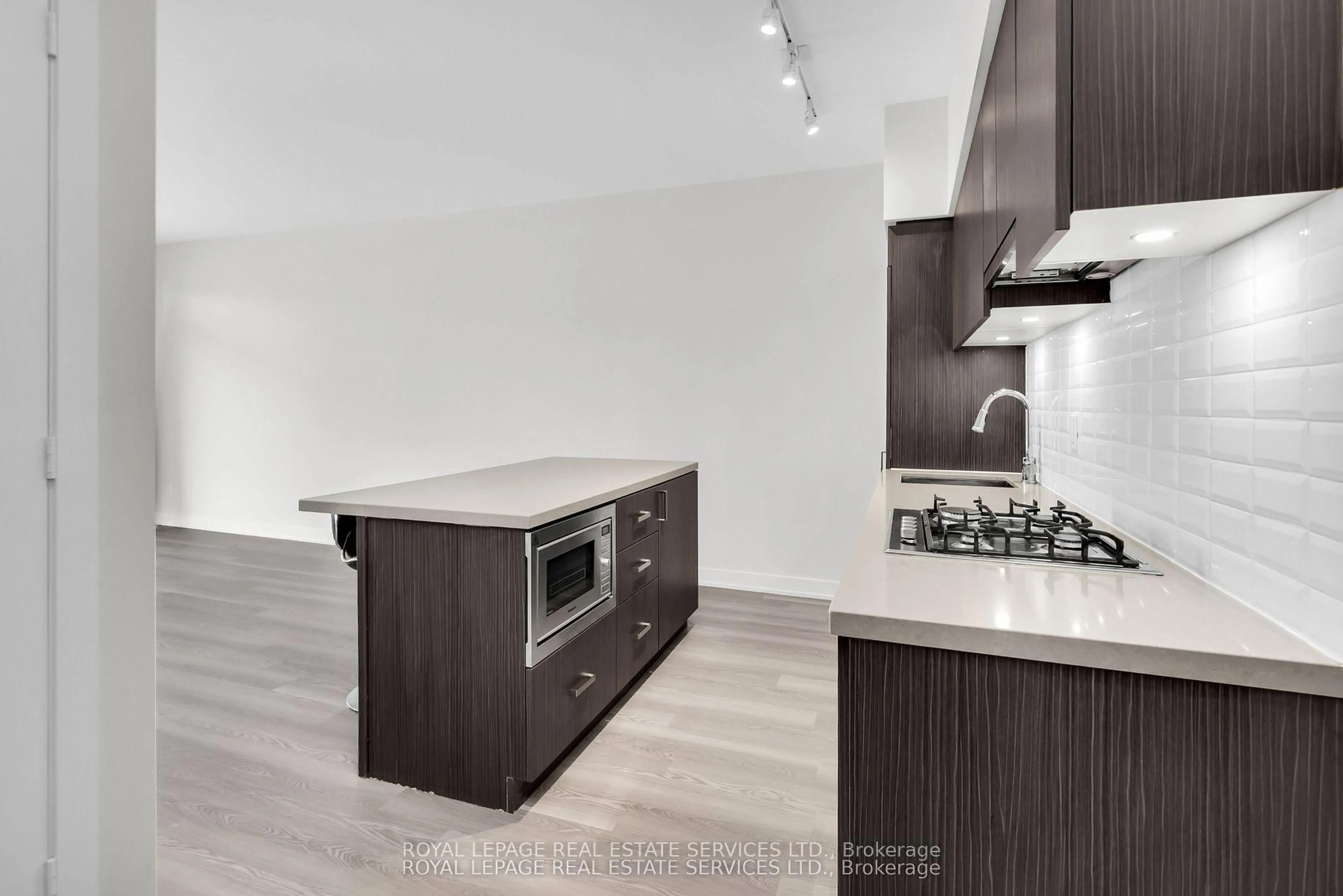 Open concept kitchen, unknown for 501 St Clair Ave #1104, Toronto Ontario M5P 0A2