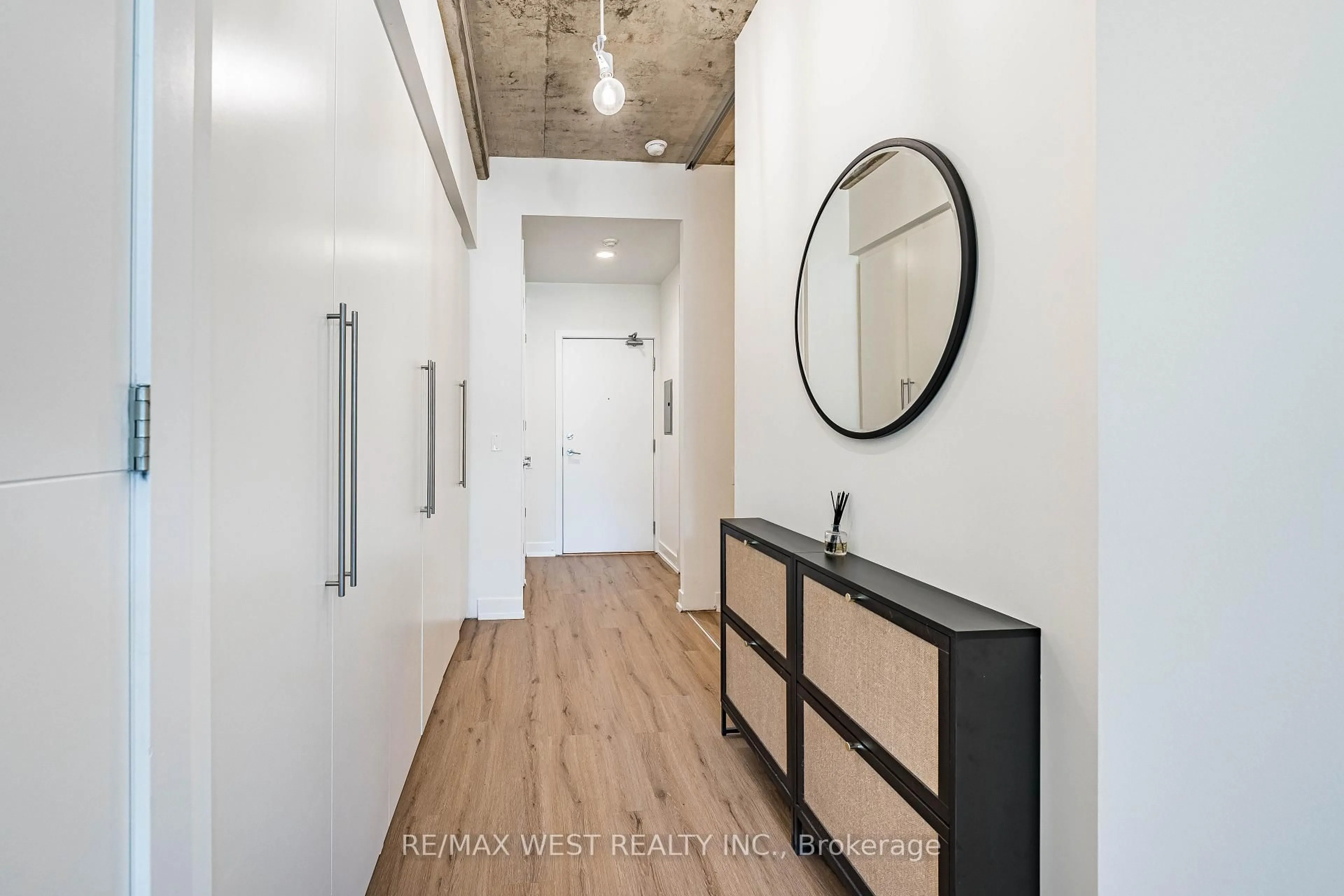 Indoor entryway for 66 Portland St #212, Toronto Ontario M5V 2M6