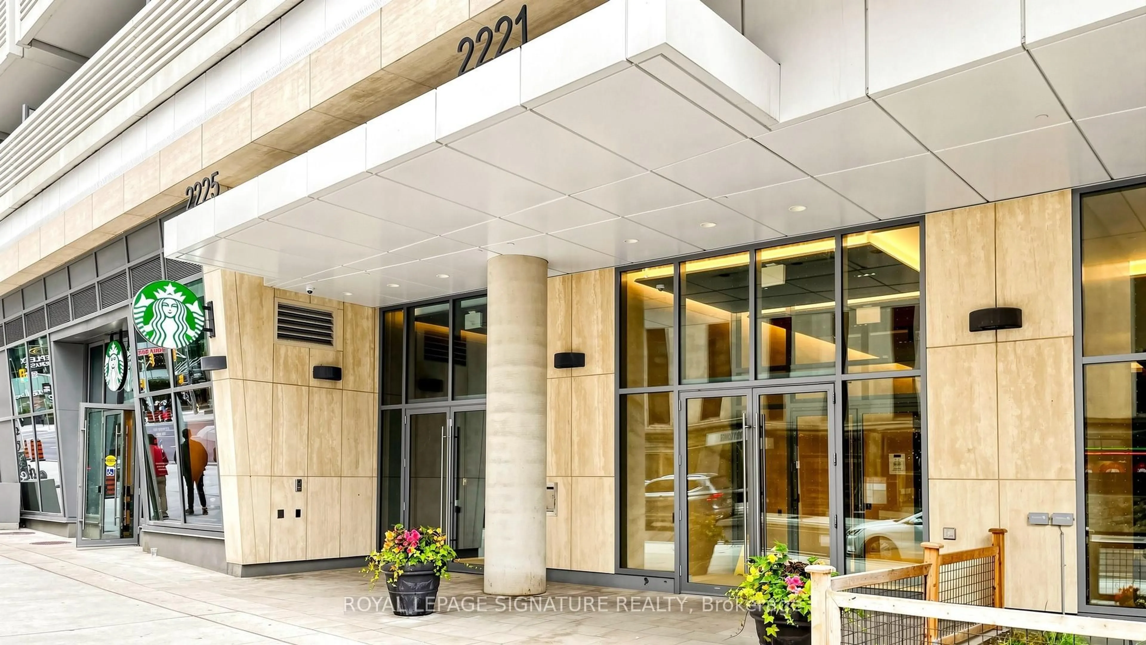 Lobby for 2221 Yonge St #1011, Toronto Ontario M4S 0B8