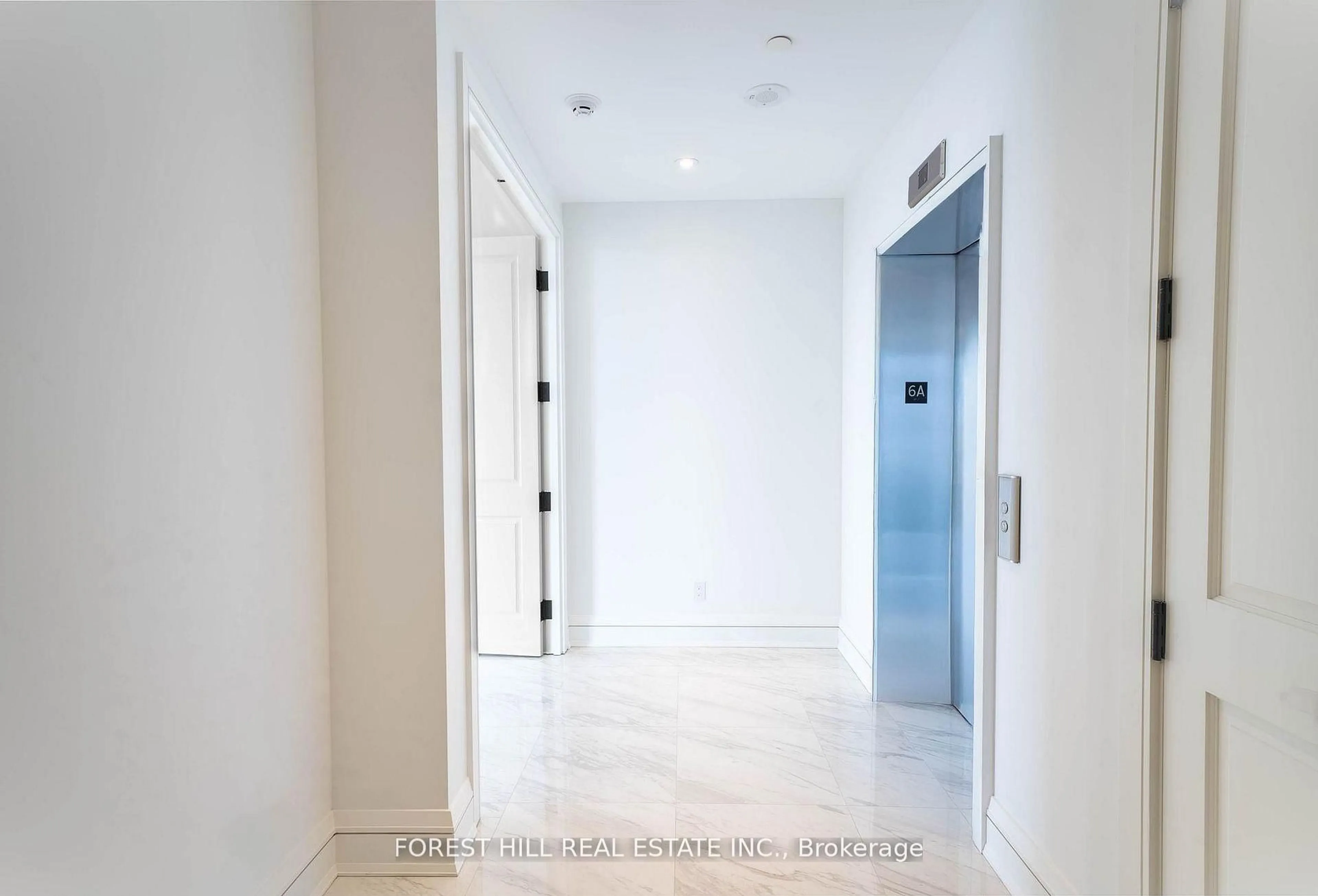 Indoor foyer for 2010 Bathurst St #6A, Toronto Ontario M5P 0A8