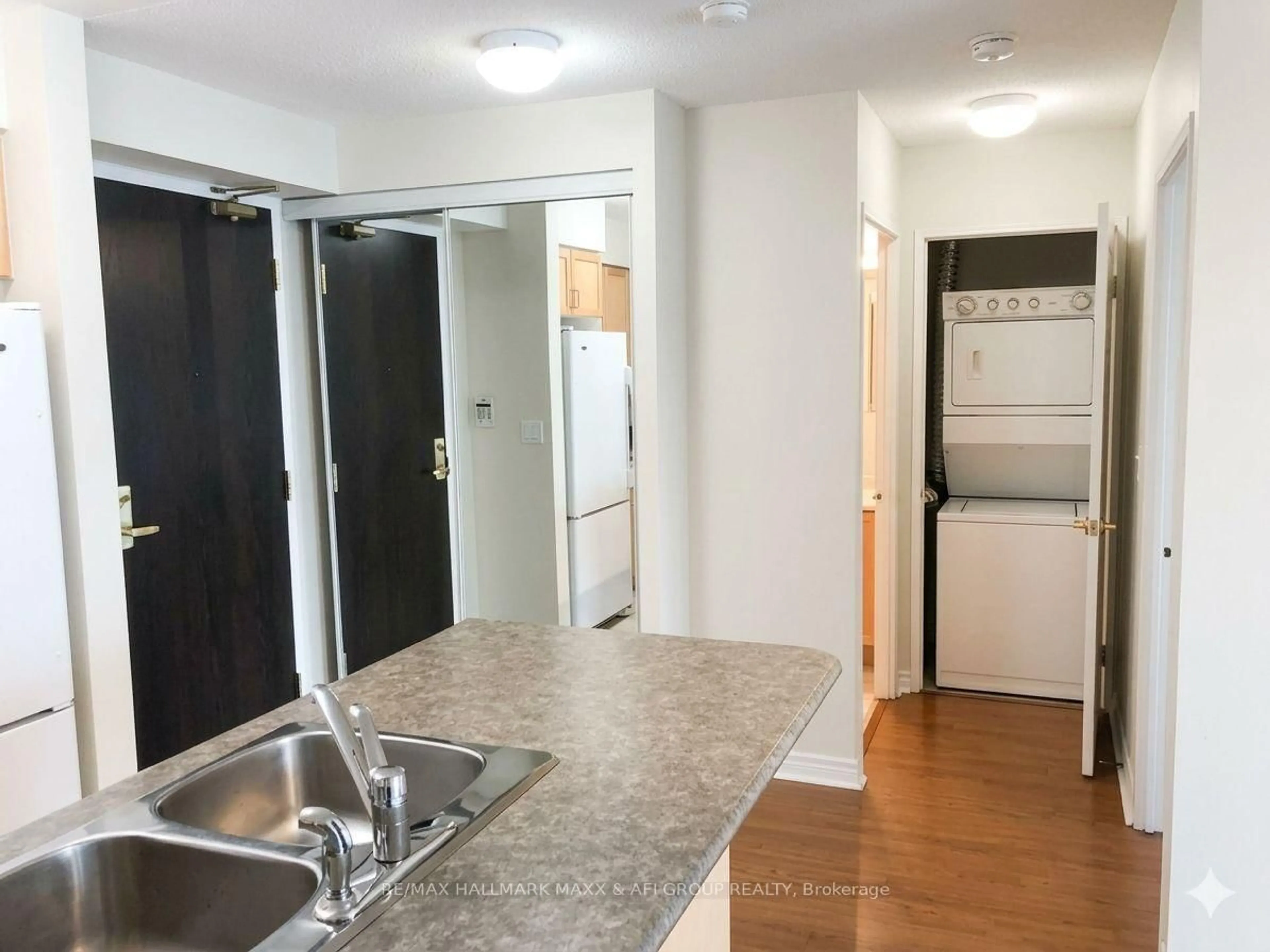 Standard kitchen, unknown for 23 Hollywood Ave #3309, Toronto Ontario M4L 2K4