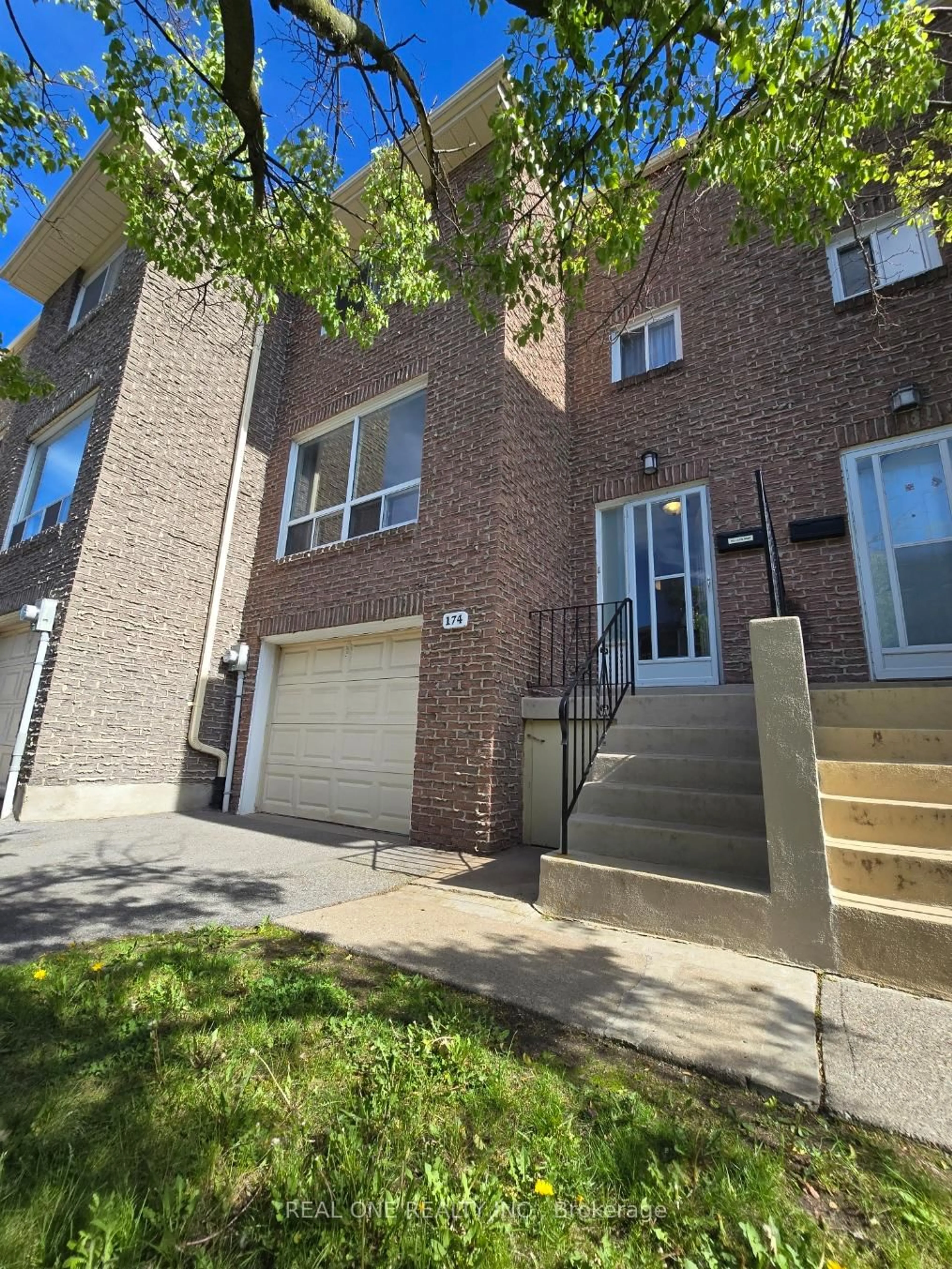 Home with brick exterior material, street for 174 Rusty Crestway, Toronto Ontario M2J 2Y6