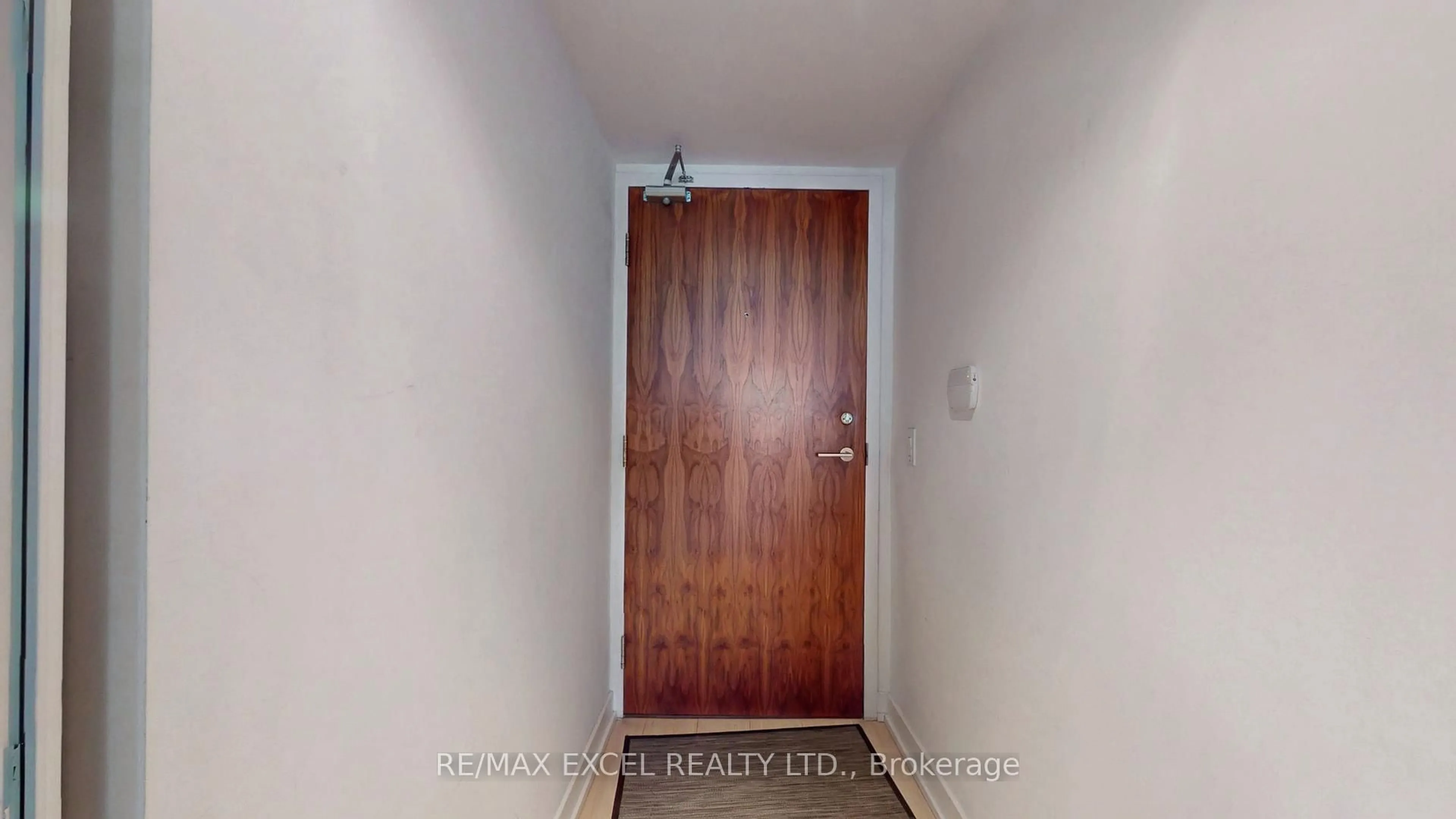 Indoor entryway for 75 Queens Wharf Rd #1606, Toronto Ontario M5V 0J8
