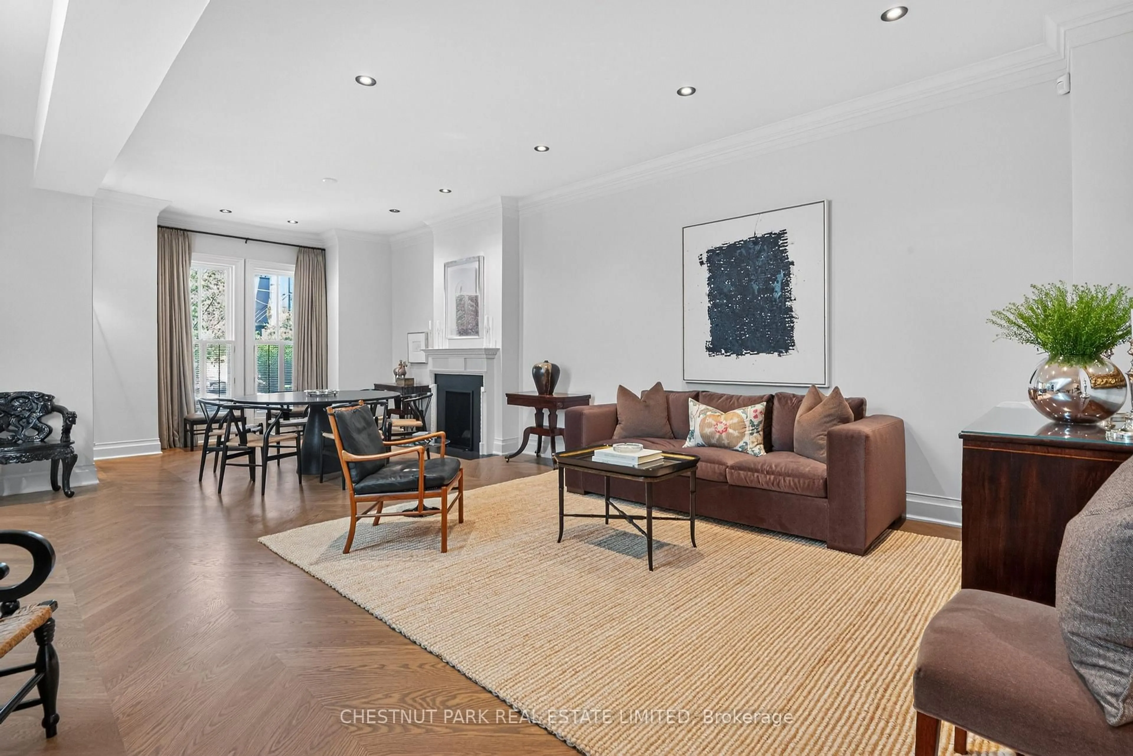 Living room with furniture, unknown for 47 Walker Ave, Toronto Ontario M4V 1G3