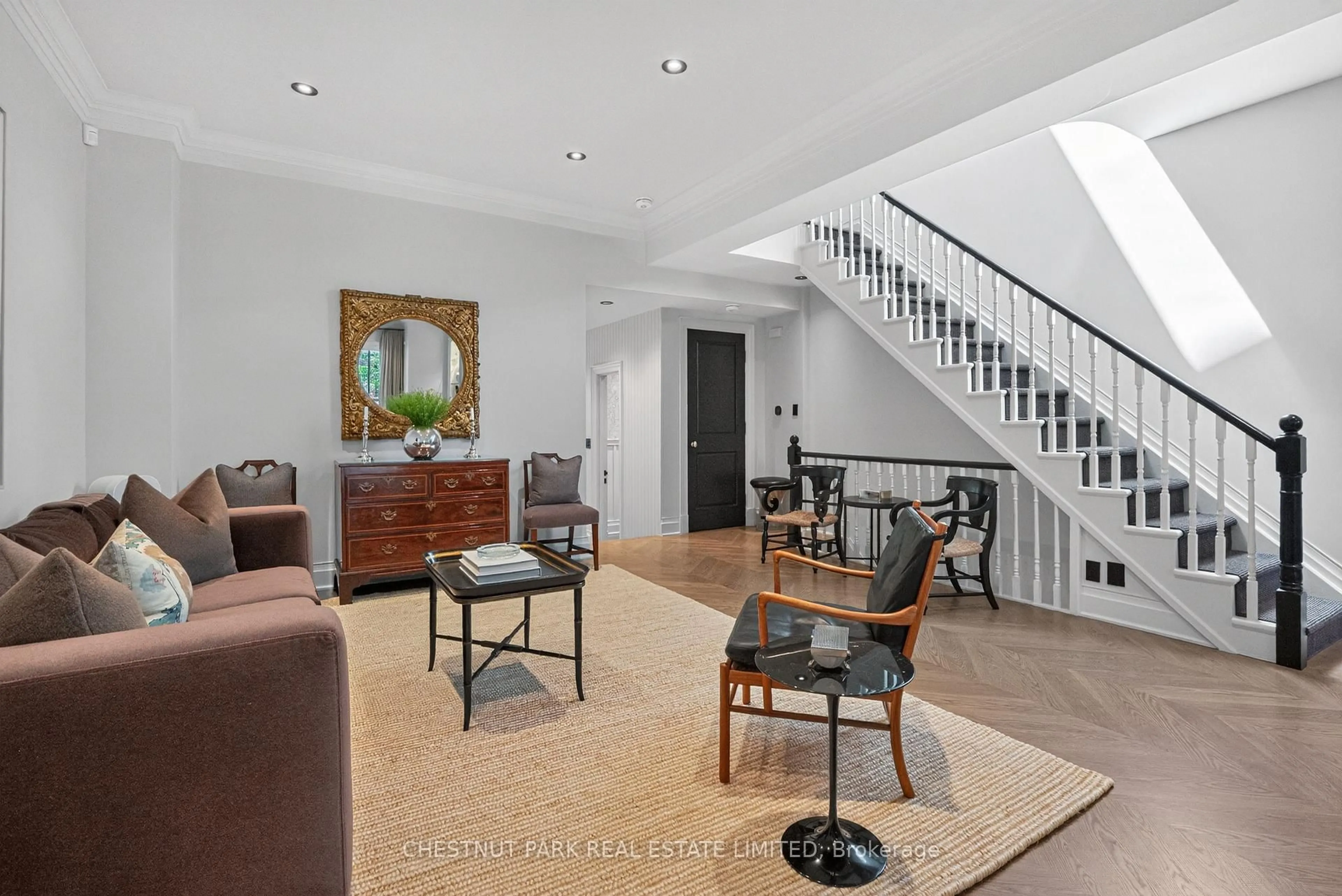 Indoor foyer for 47 Walker Ave, Toronto Ontario M4V 1G3