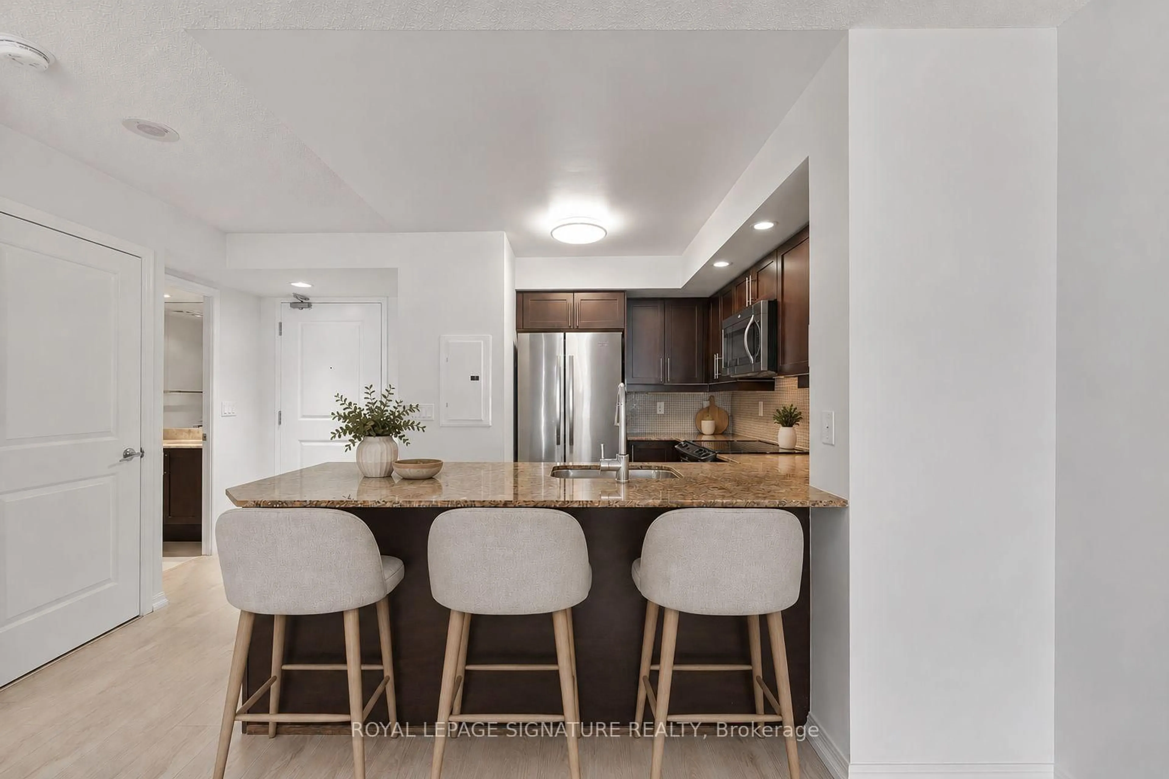 Open concept kitchen, ceramic/tile floor for 85 East Liberty St #519, Toronto Ontario M6K 3R4