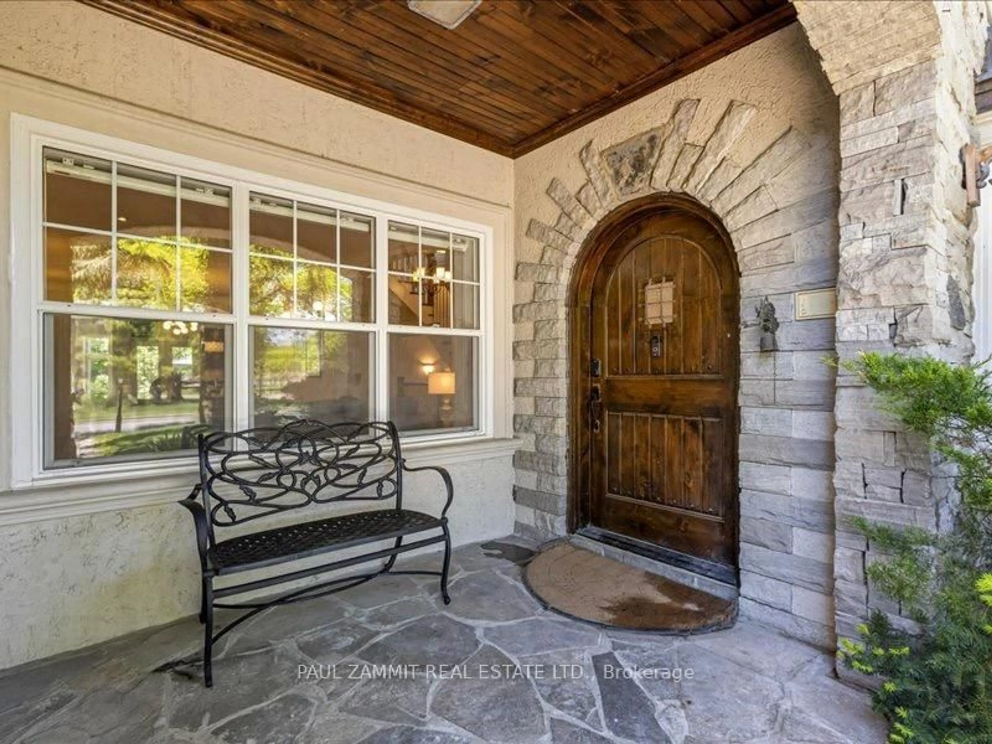 Indoor entryway for 44 Gwendolen Cres, Toronto Ontario M2N 2L7
