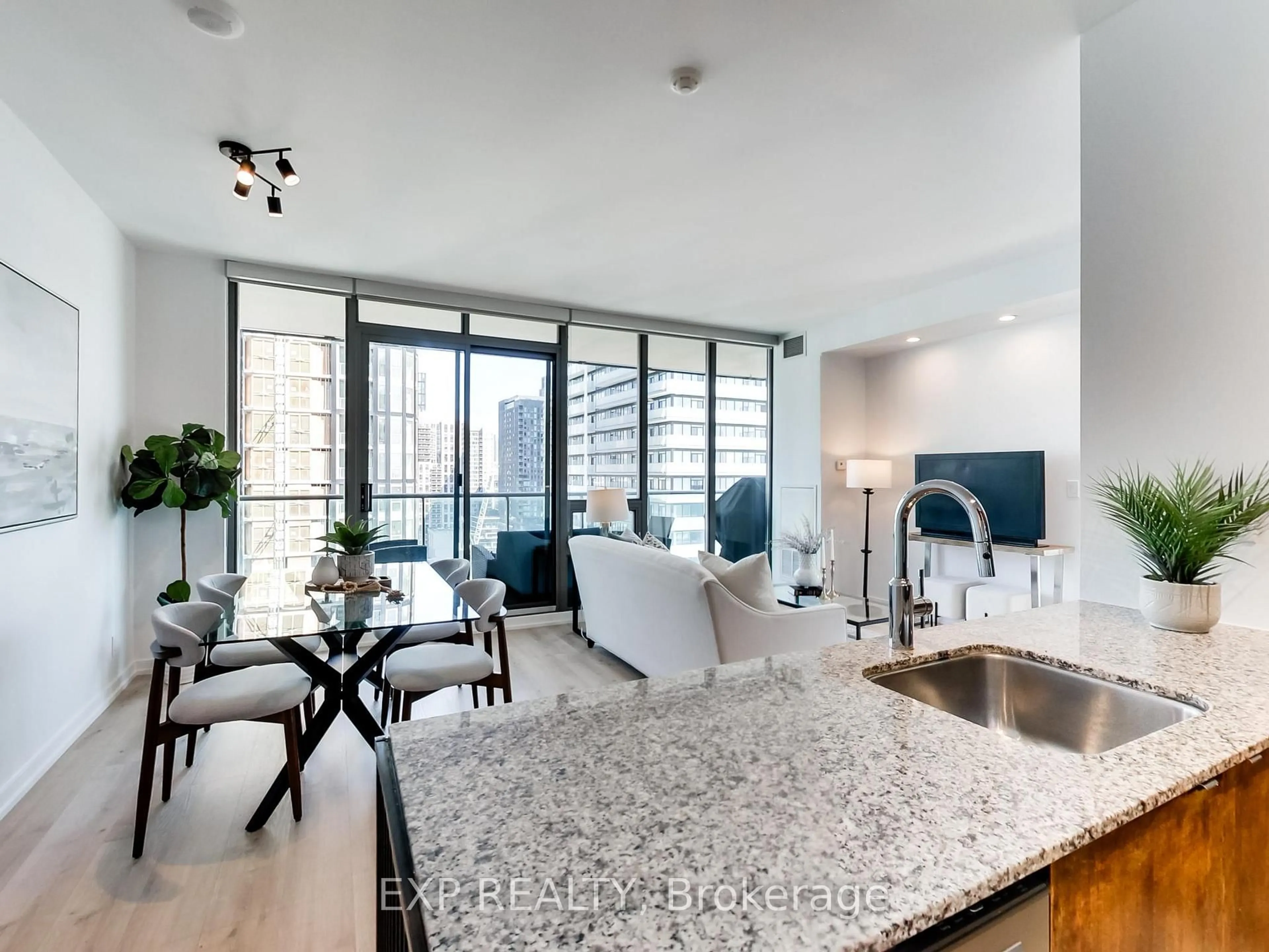 Open concept kitchen, unknown for 33 Lombard St #1906, Toronto Ontario M5C 3H8