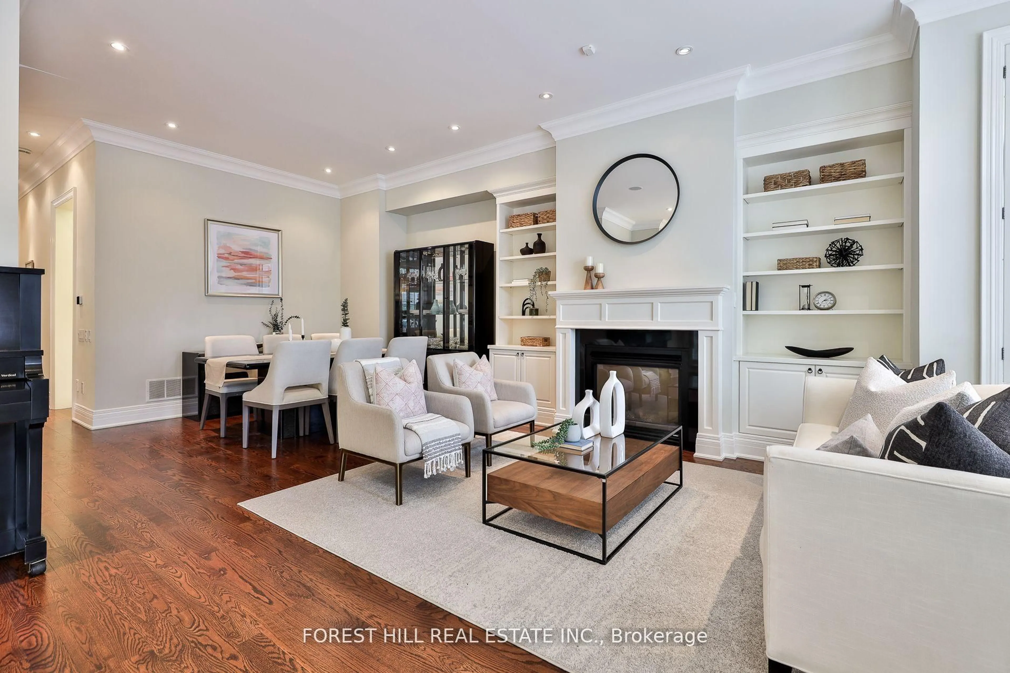 Living room with furniture, unknown for 109 Lonsdale Rd, Toronto Ontario M4V 1W4