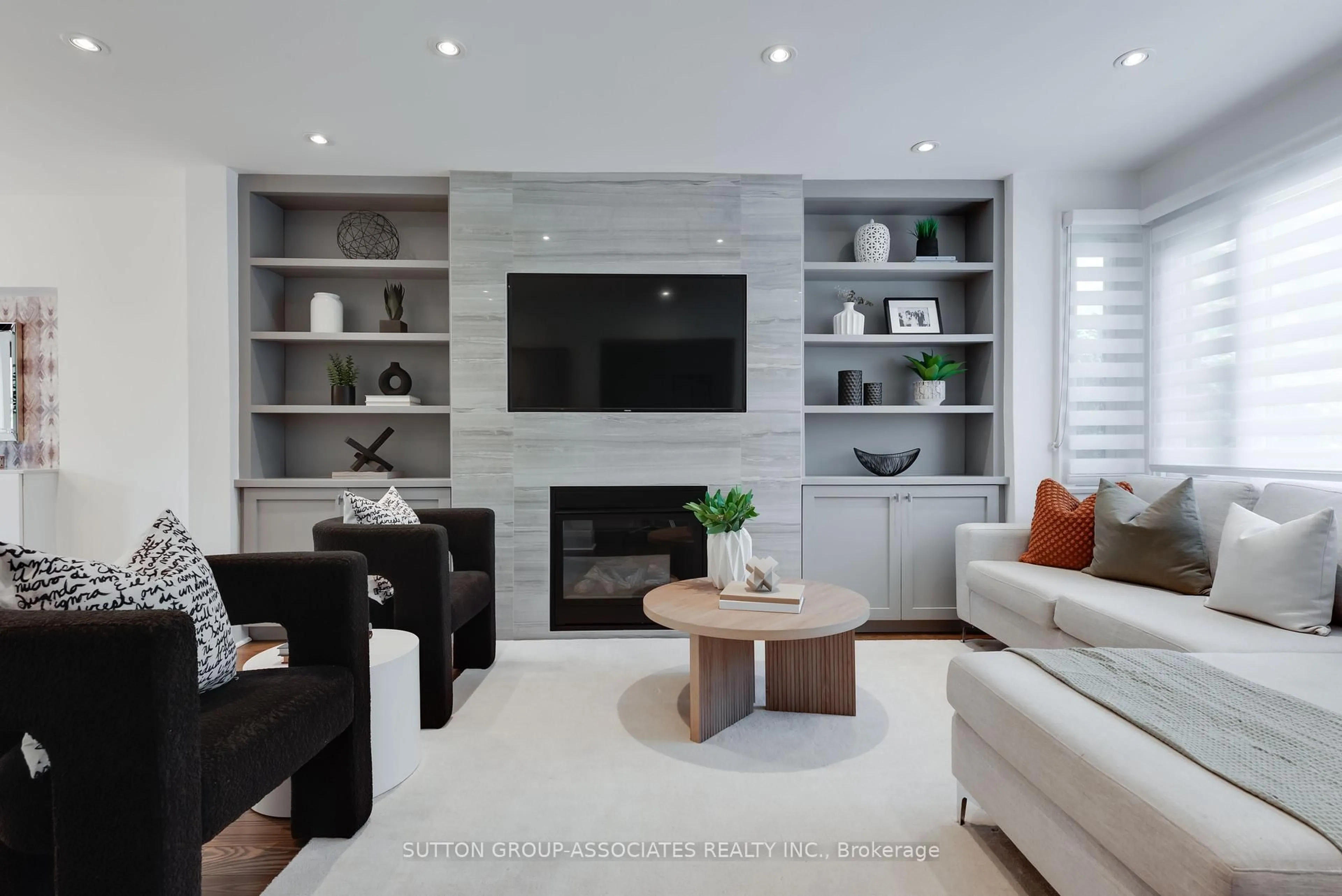 Living room with furniture, unknown for 8 Dundurn Cres, Toronto Ontario M6C 1H5