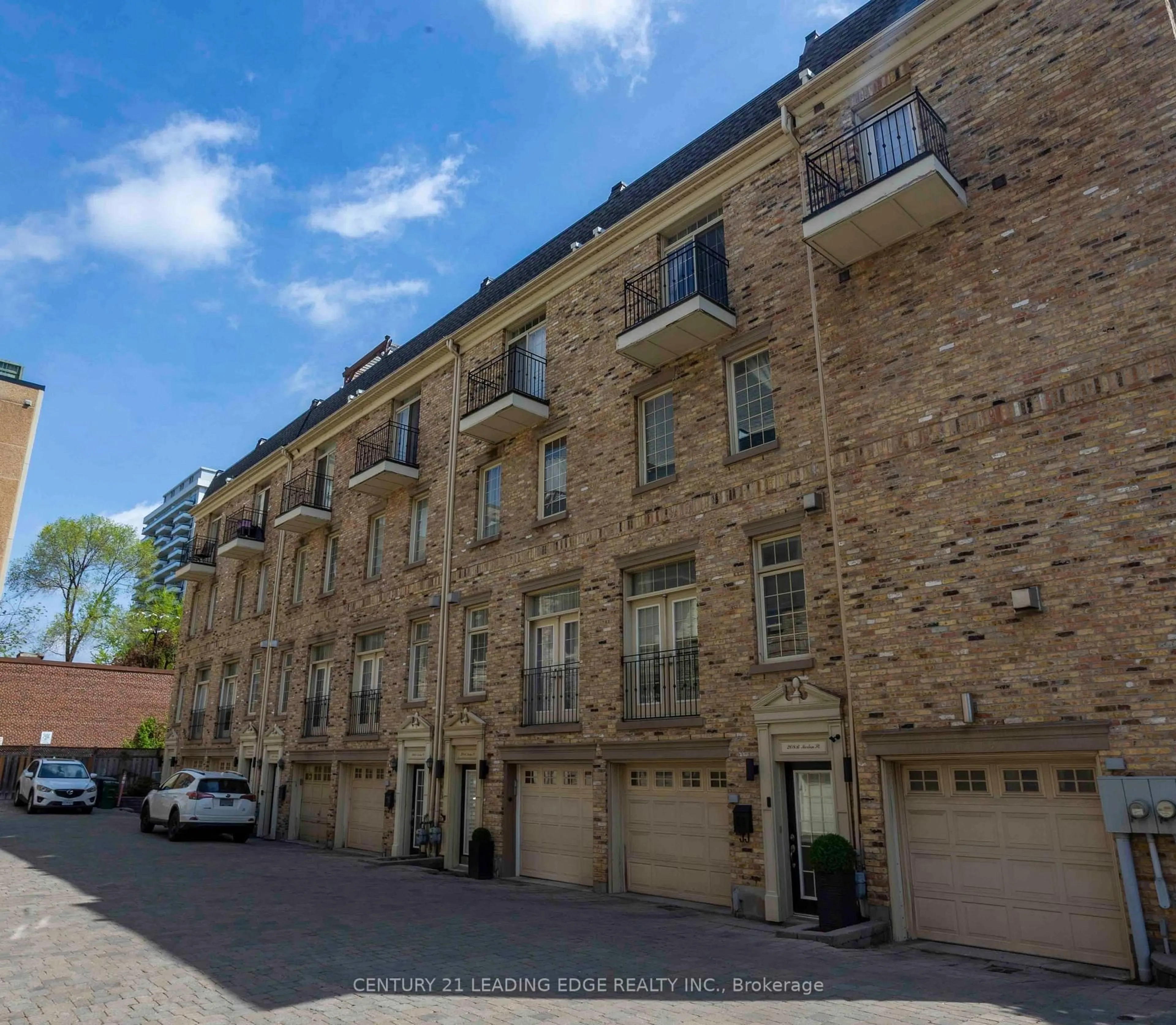 A pic from outside/outdoor area/front of a property/back of a property/a pic from drone, street for 206A Merton St, Toronto Ontario M4S 1A1