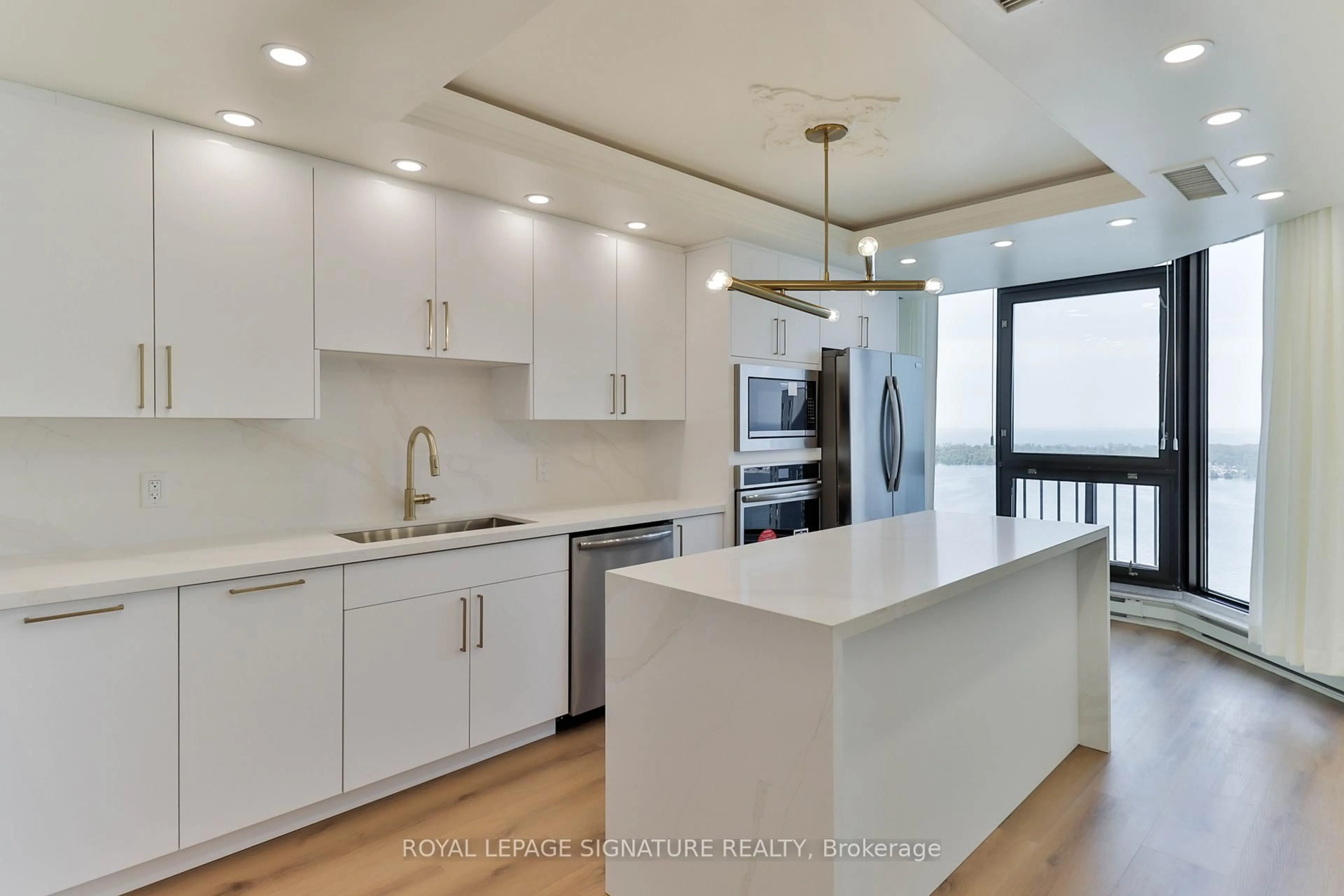 Open concept kitchen, unknown for 55 Harbour Sq #PH10, Toronto Ontario M5J 2L1