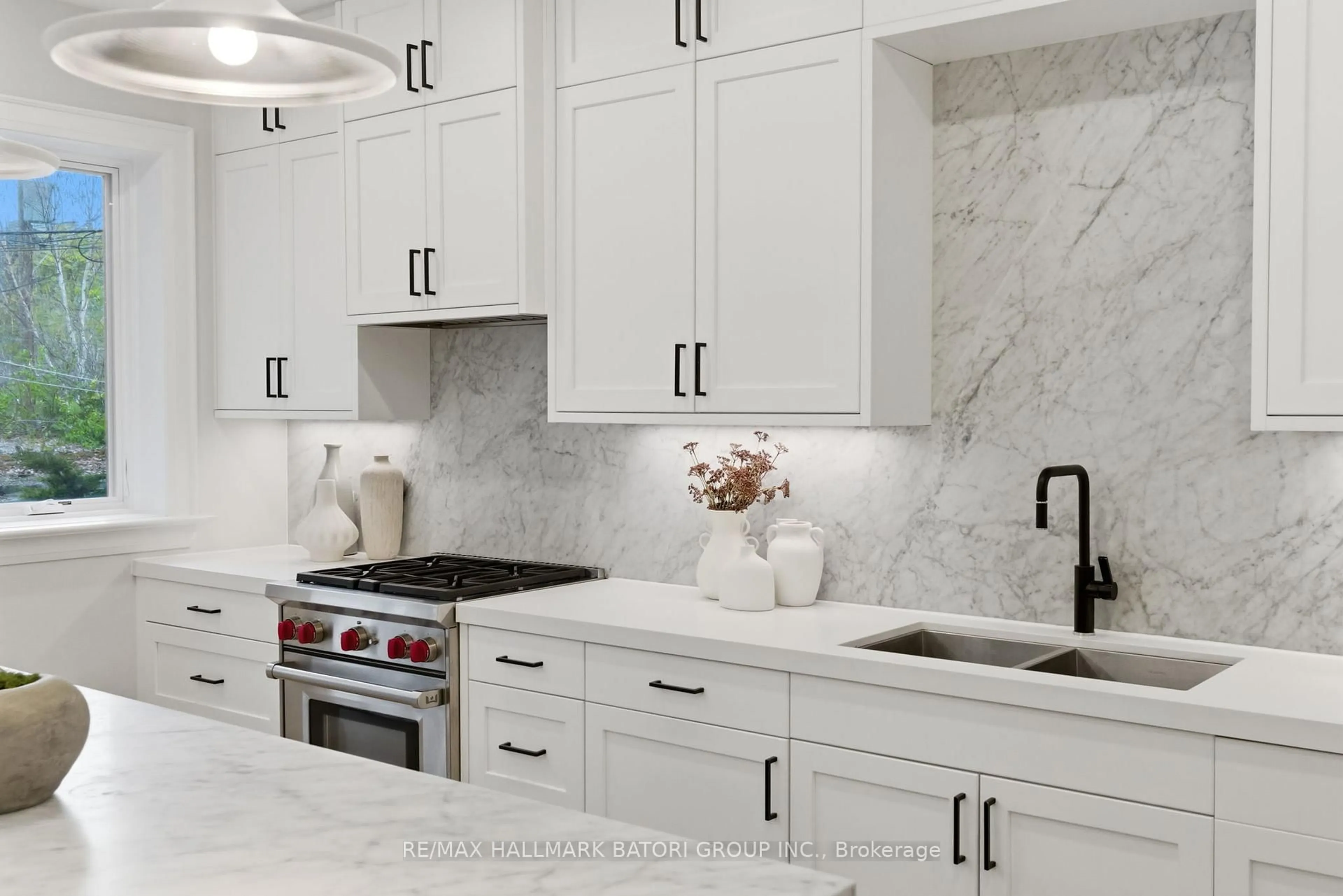 Contemporary kitchen, ceramic/tile floor for 135 Cottingham St, Toronto Ontario M4V 1B9