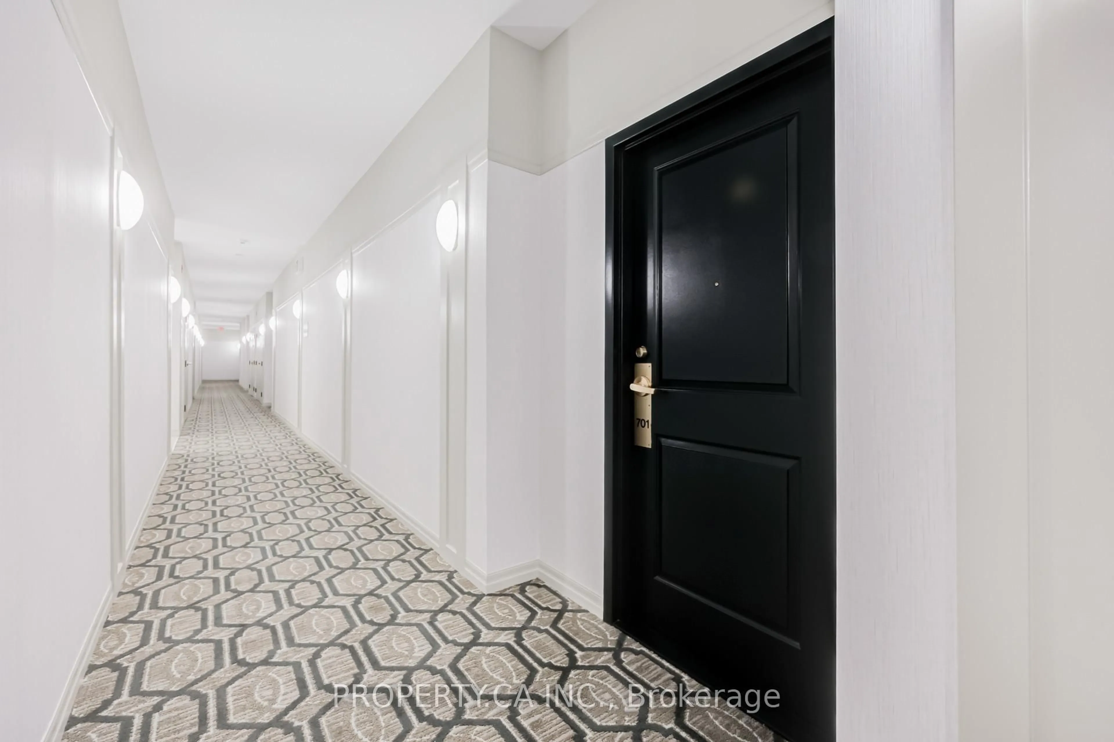 Indoor foyer for 4200 Bathurst St #701, Toronto Ontario M3H 3R1