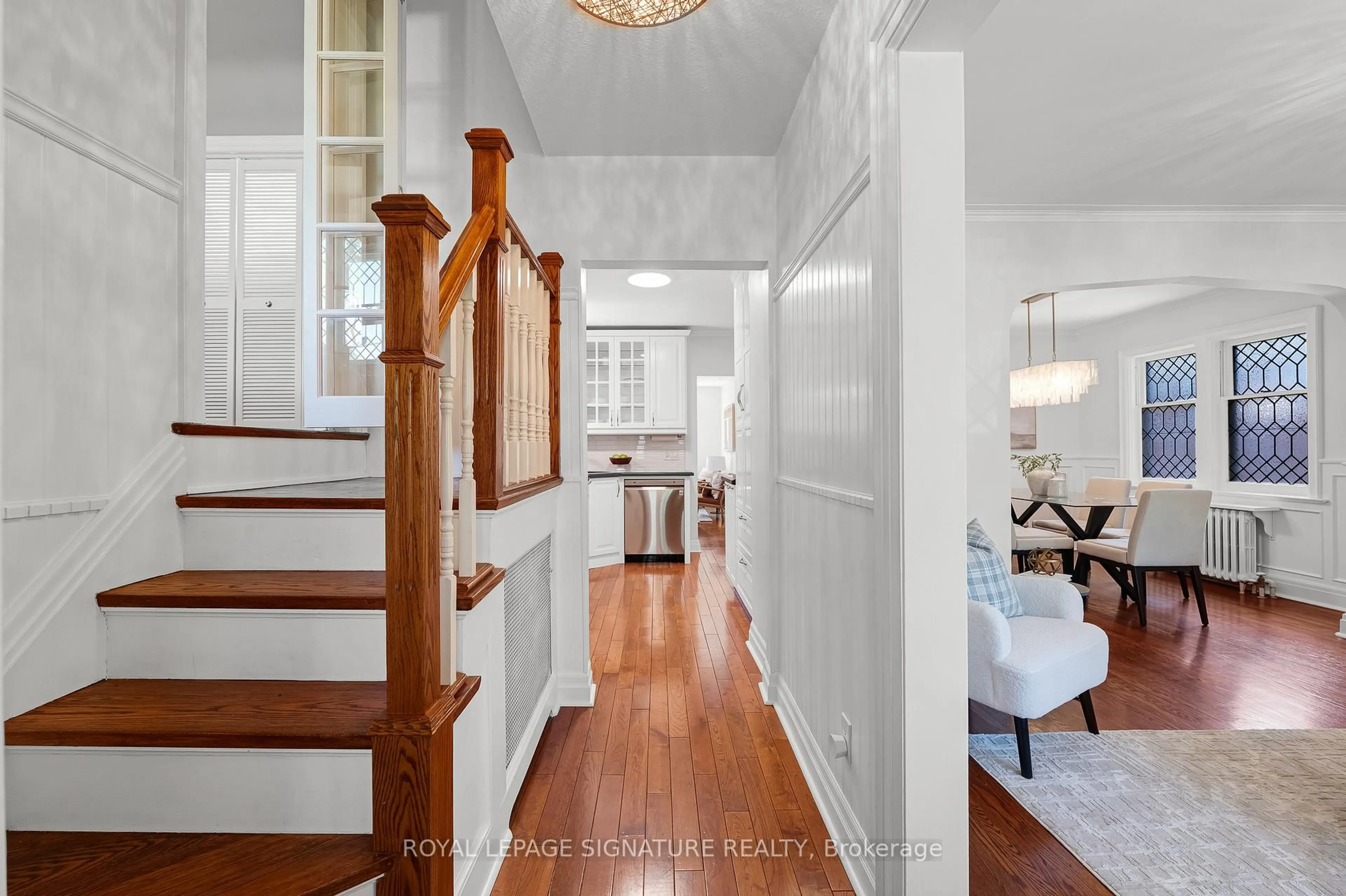 Indoor entryway for 41 Southvale Dr, Toronto Ontario M4G 1G1
