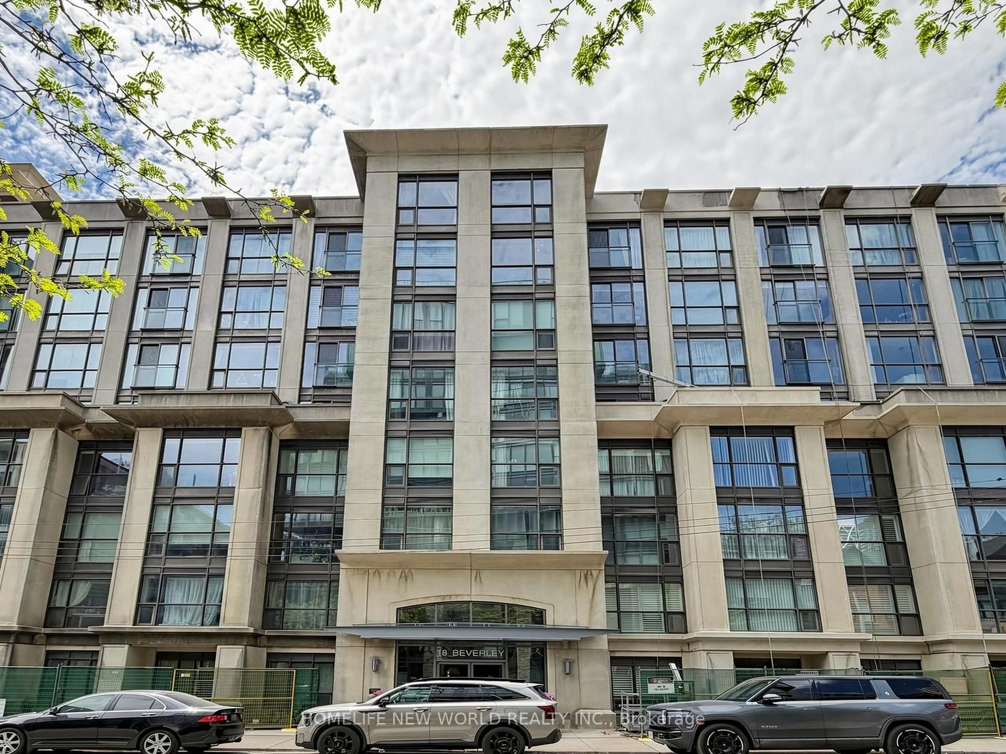 Indoor foyer for 18 Beverley St #319, Toronto Ontario M5T 3L2