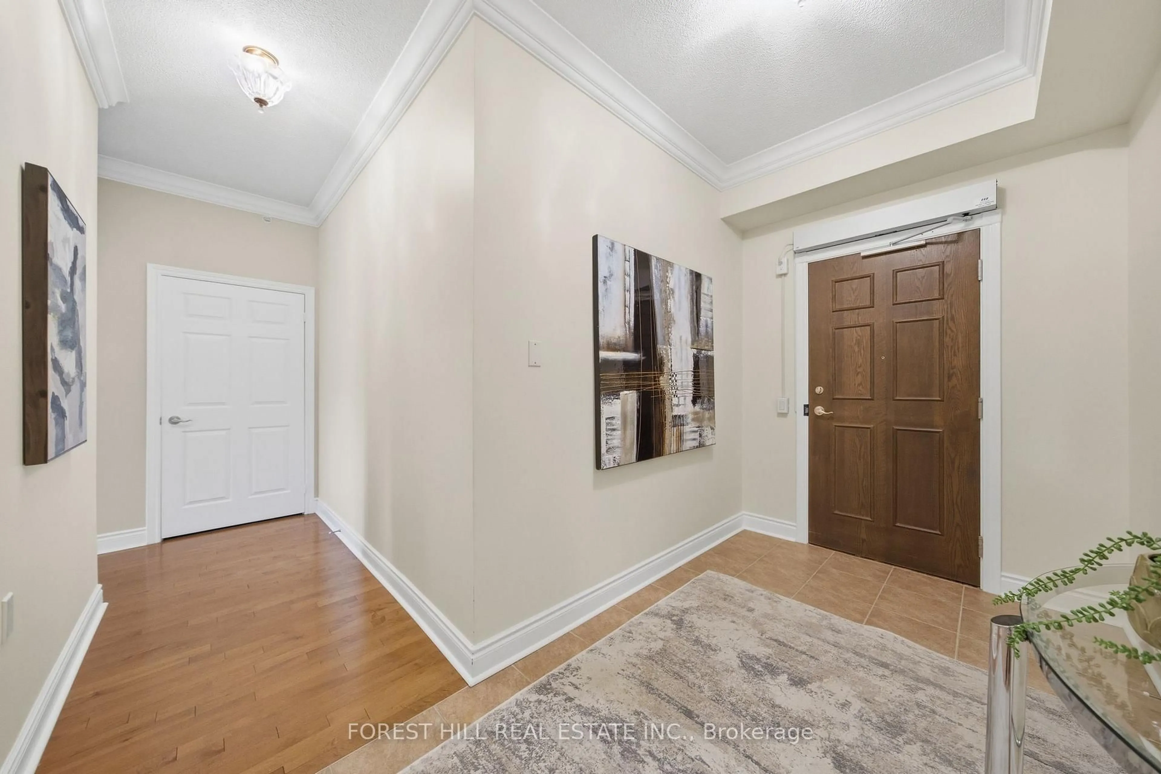 Indoor entryway for 12 Rean Dr #211, Toronto Ontario M2K 3C6