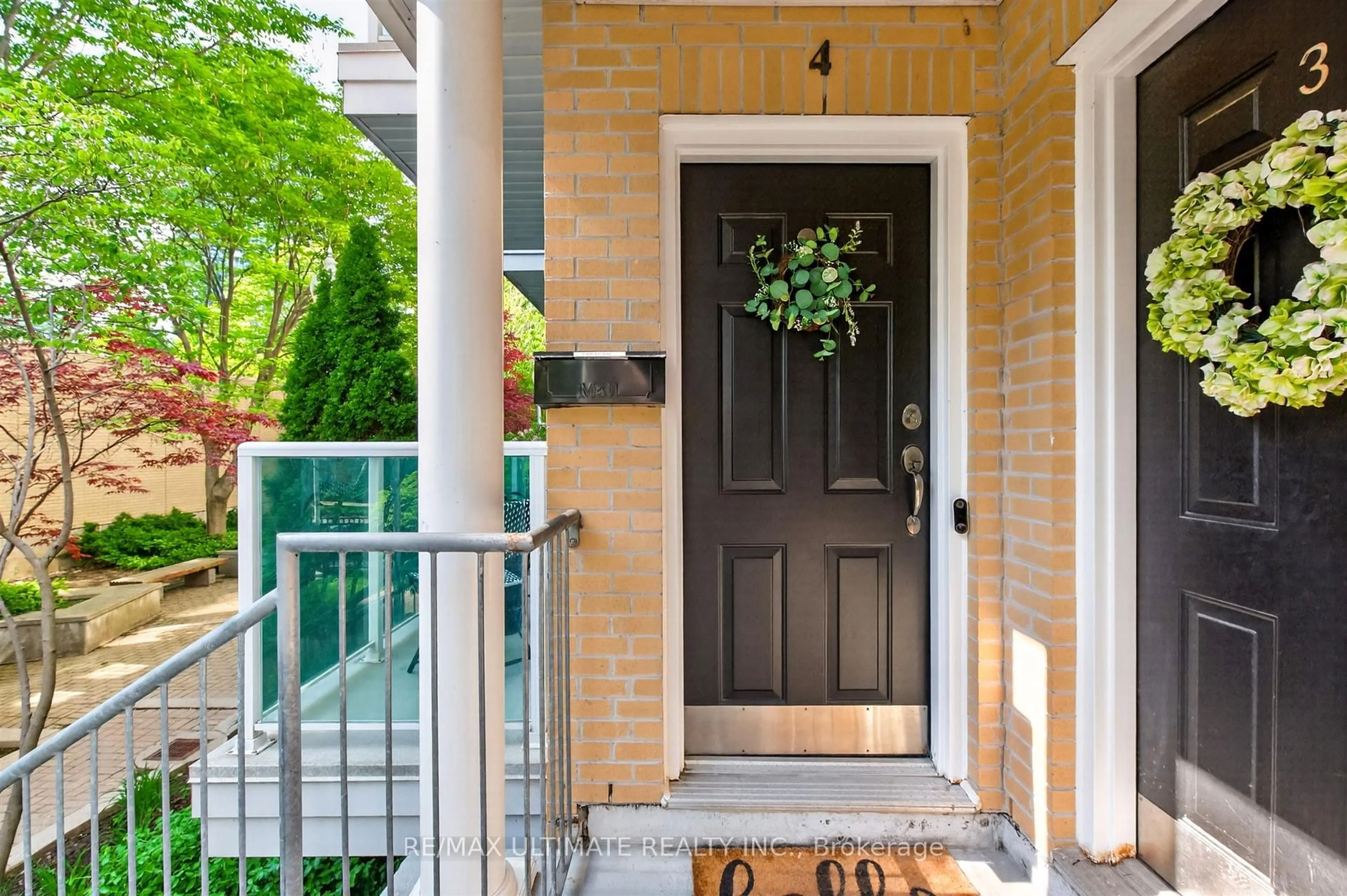 Indoor entryway for 70 Byng Ave #4, Toronto Ontario M2N 7L9