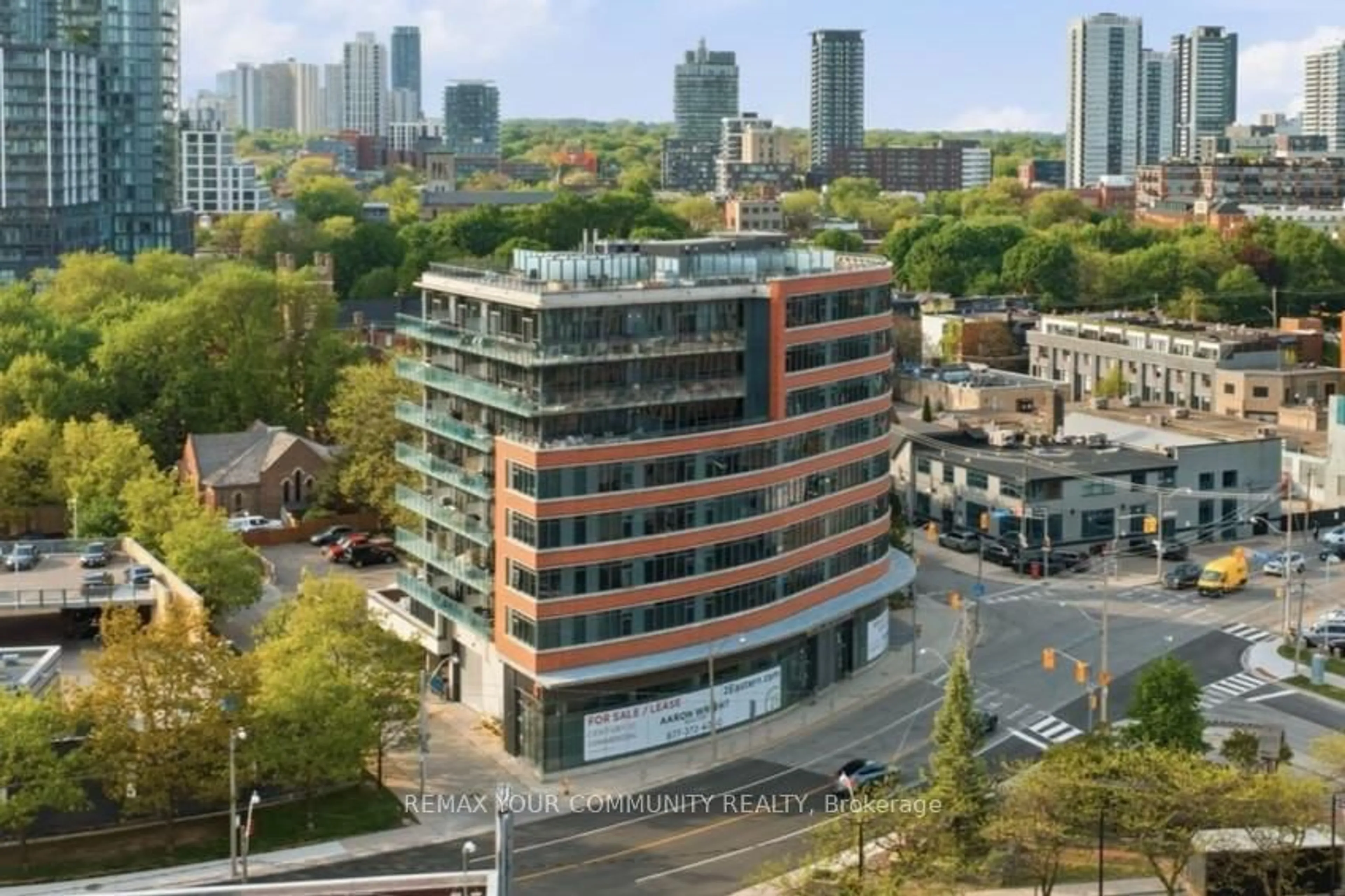 A pic from outside/outdoor area/front of a property/back of a property/a pic from drone, city buildings view from balcony for 90 Trinity St #309, Toronto Ontario M5A 0E4