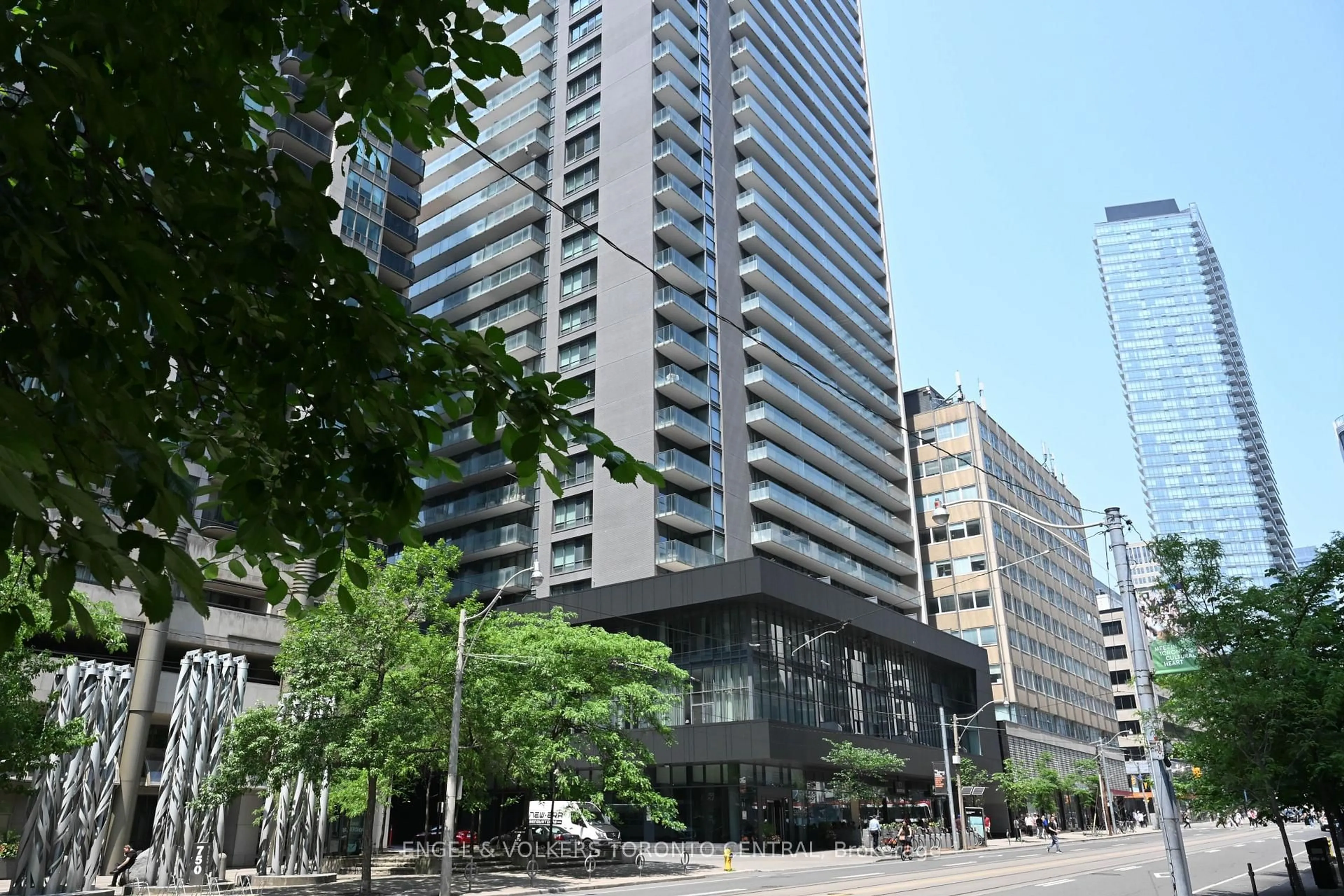 Patio, unknown for 770 Bay St #2504, Toronto Ontario M5G 0A6